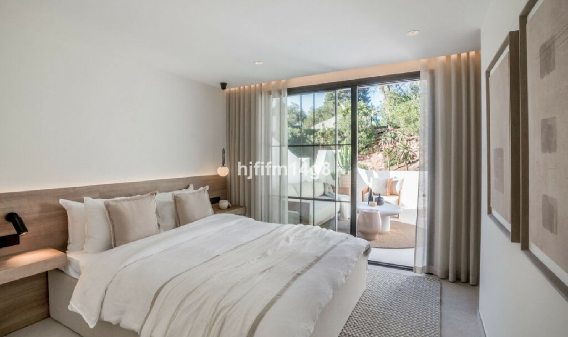 Resale - House -
Nueva Andalucía