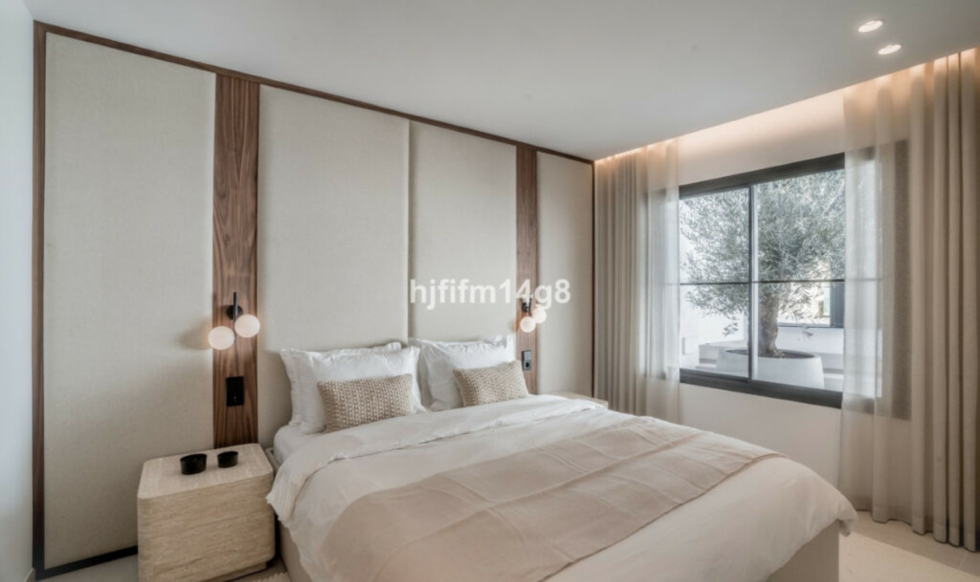 Resale - House -
Nueva Andalucía