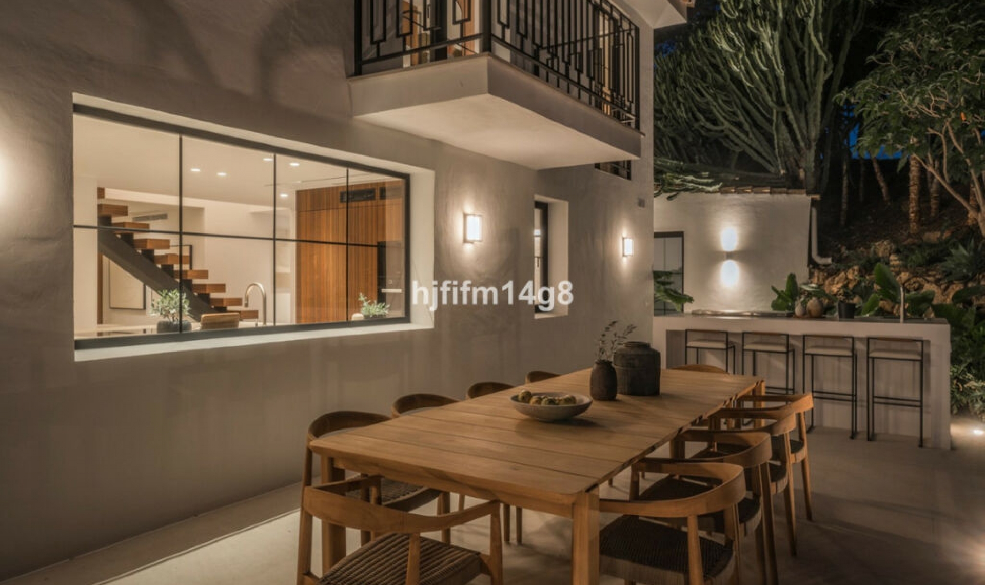 Resale - House -
Nueva Andalucía