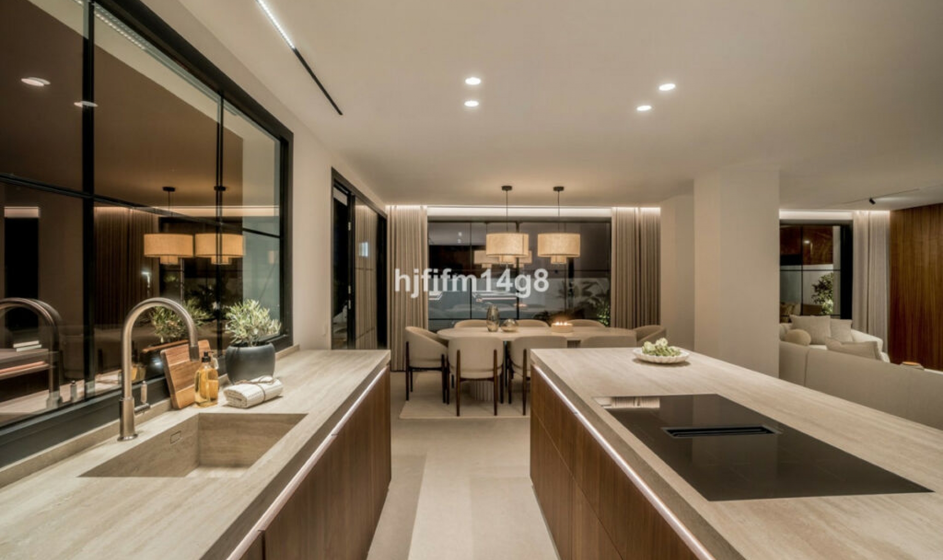 Resale - House -
Nueva Andalucía