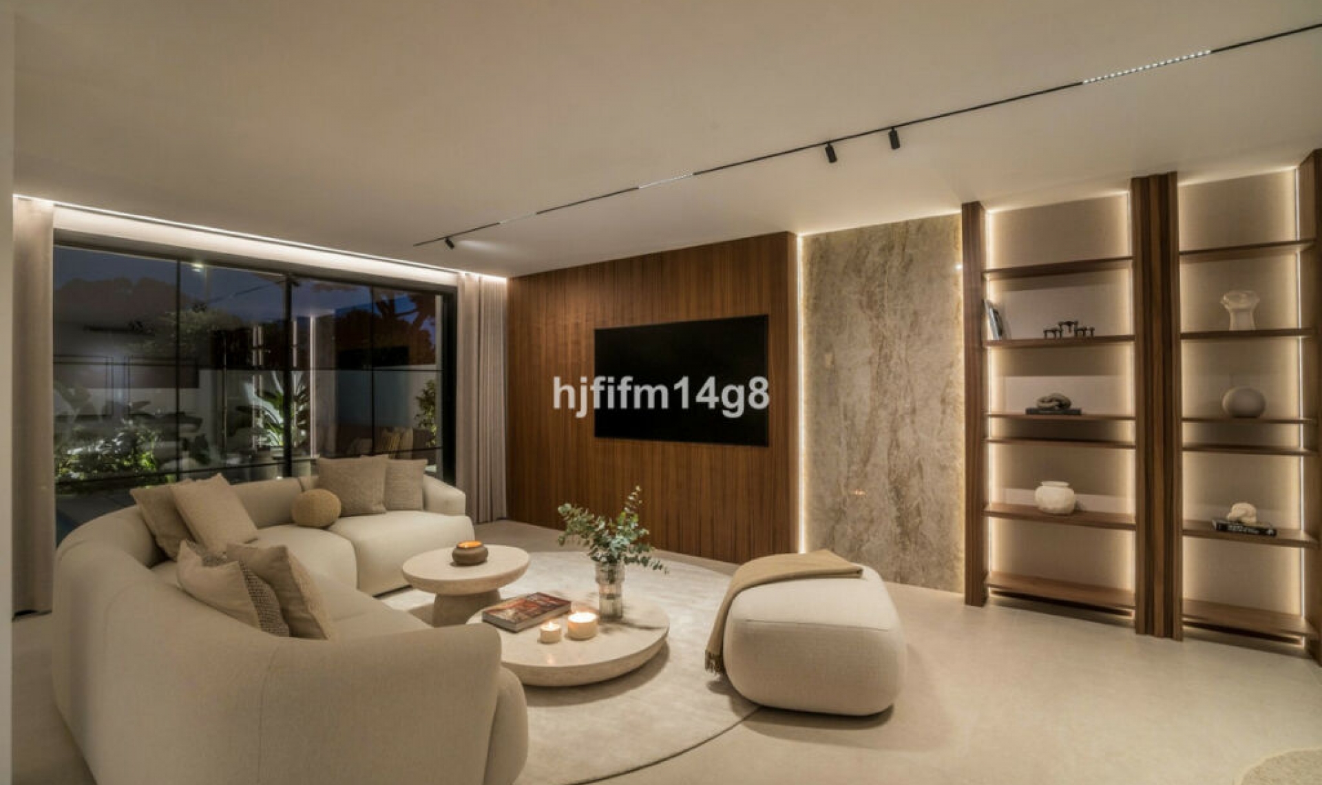 Resale - House -
Nueva Andalucía