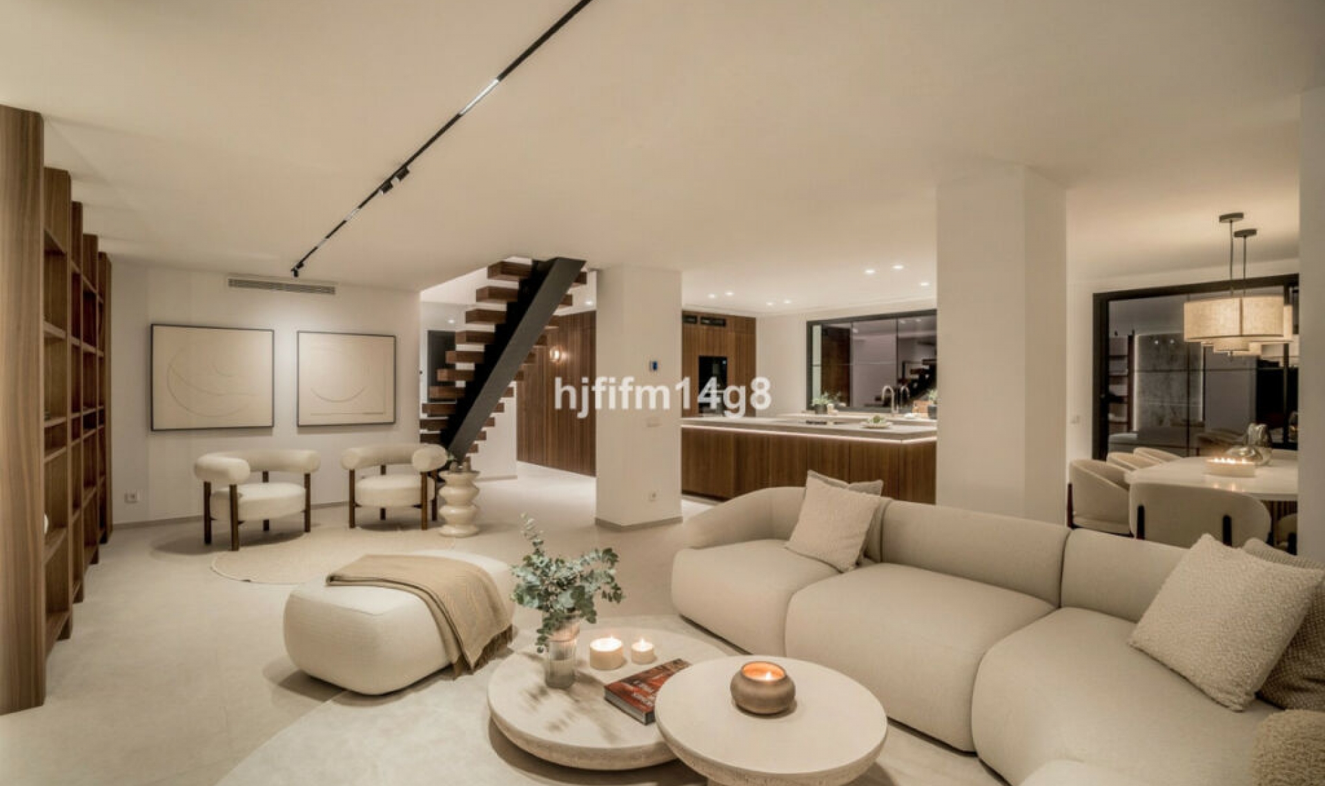 Resale - House -
Nueva Andalucía