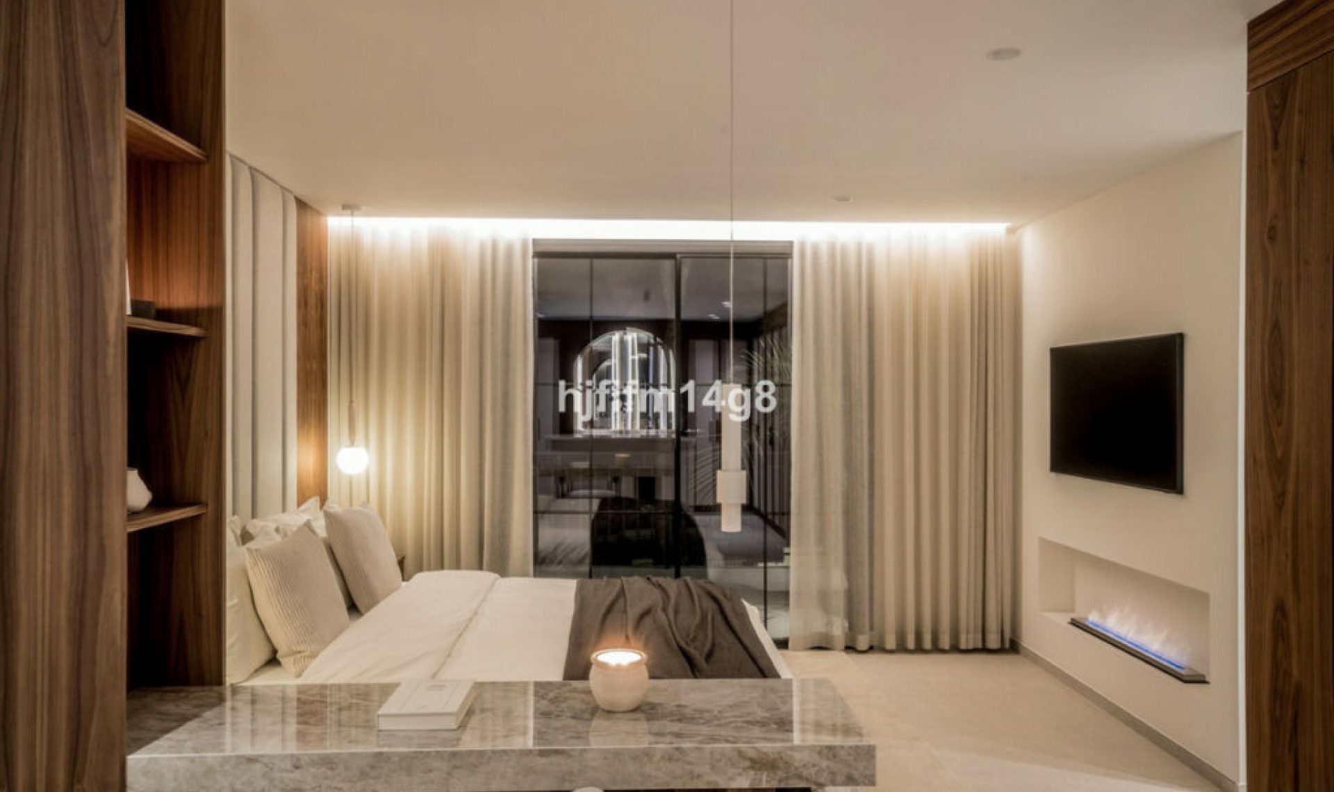 Resale - House -
Nueva Andalucía