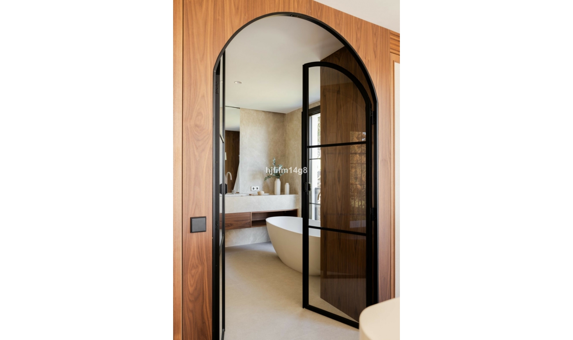 Resale - House -
Nueva Andalucía