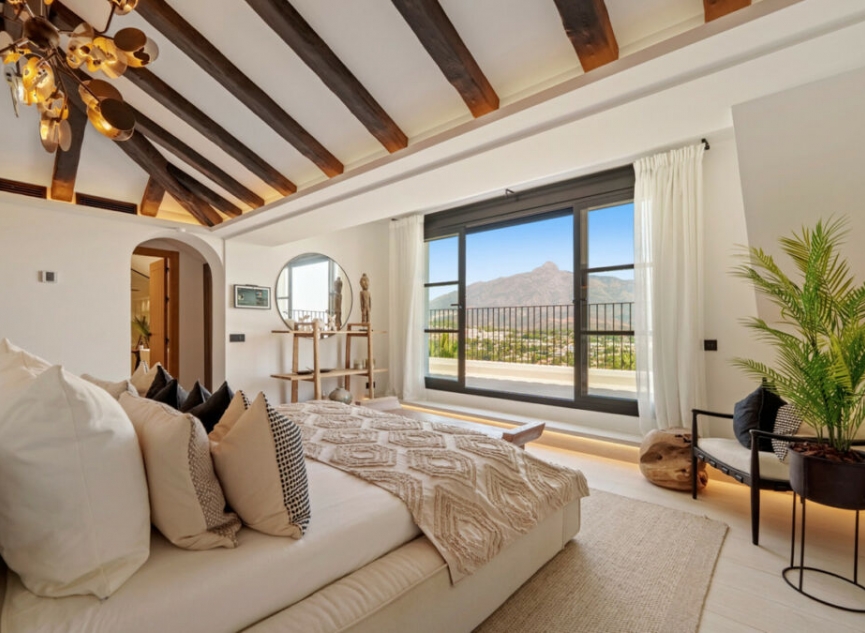 Resale - House -
Nueva Andalucía