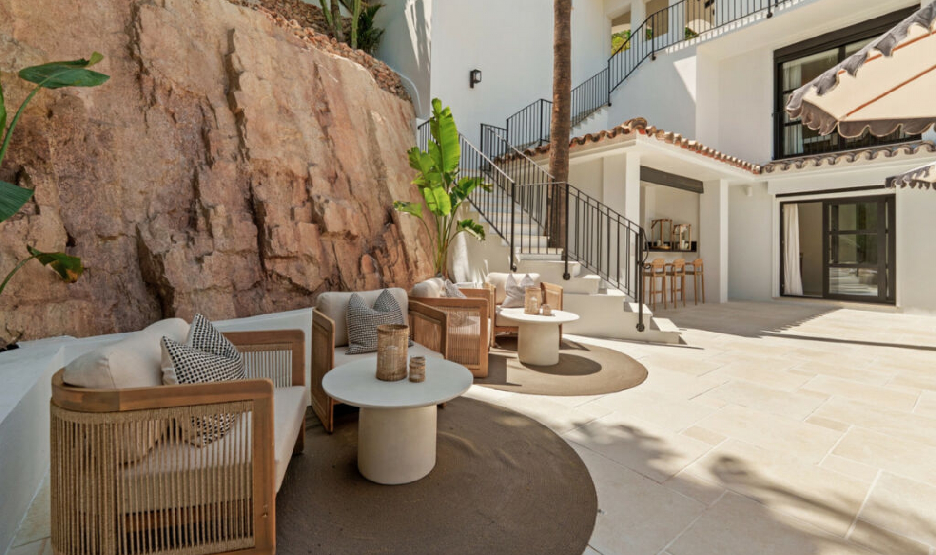 Resale - House -
Nueva Andalucía