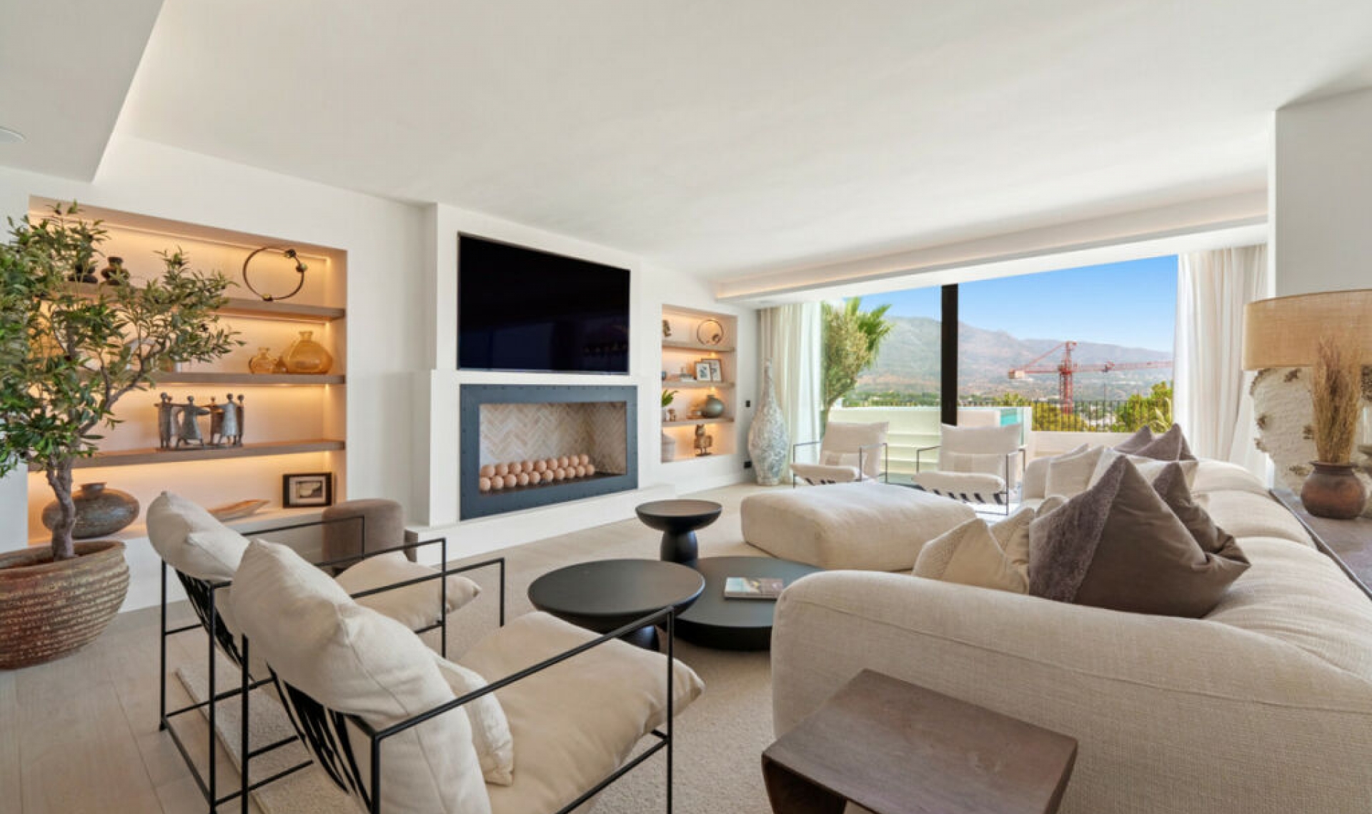 Resale - House -
Nueva Andalucía