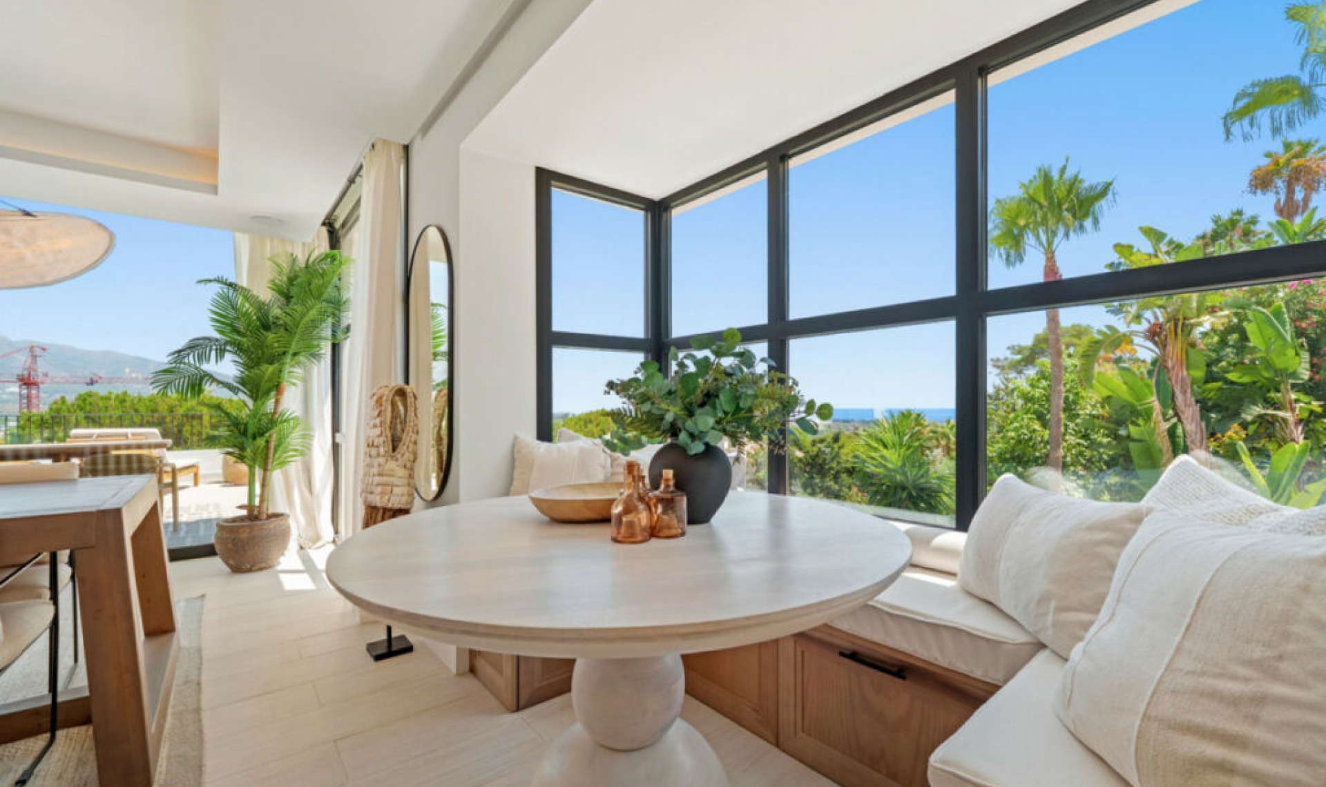 Resale - House -
Nueva Andalucía