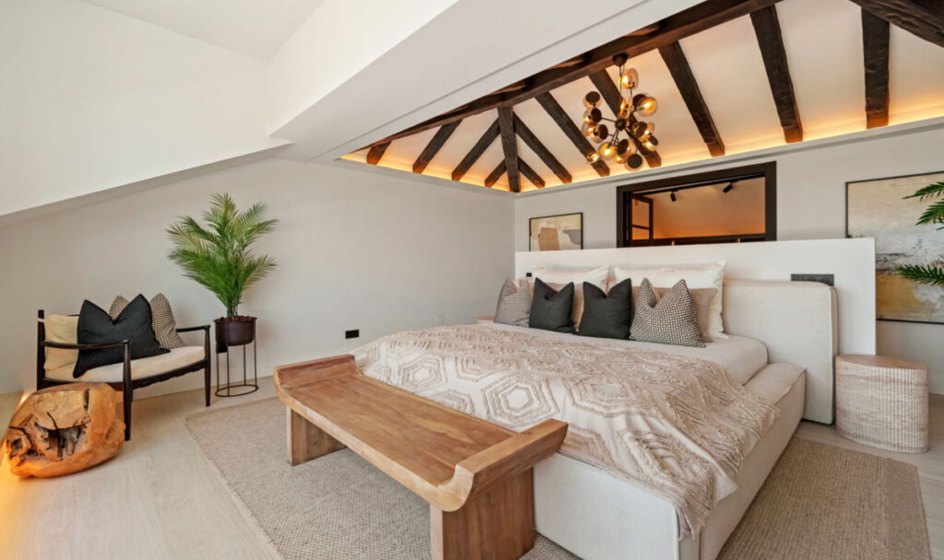 Resale - House -
Nueva Andalucía