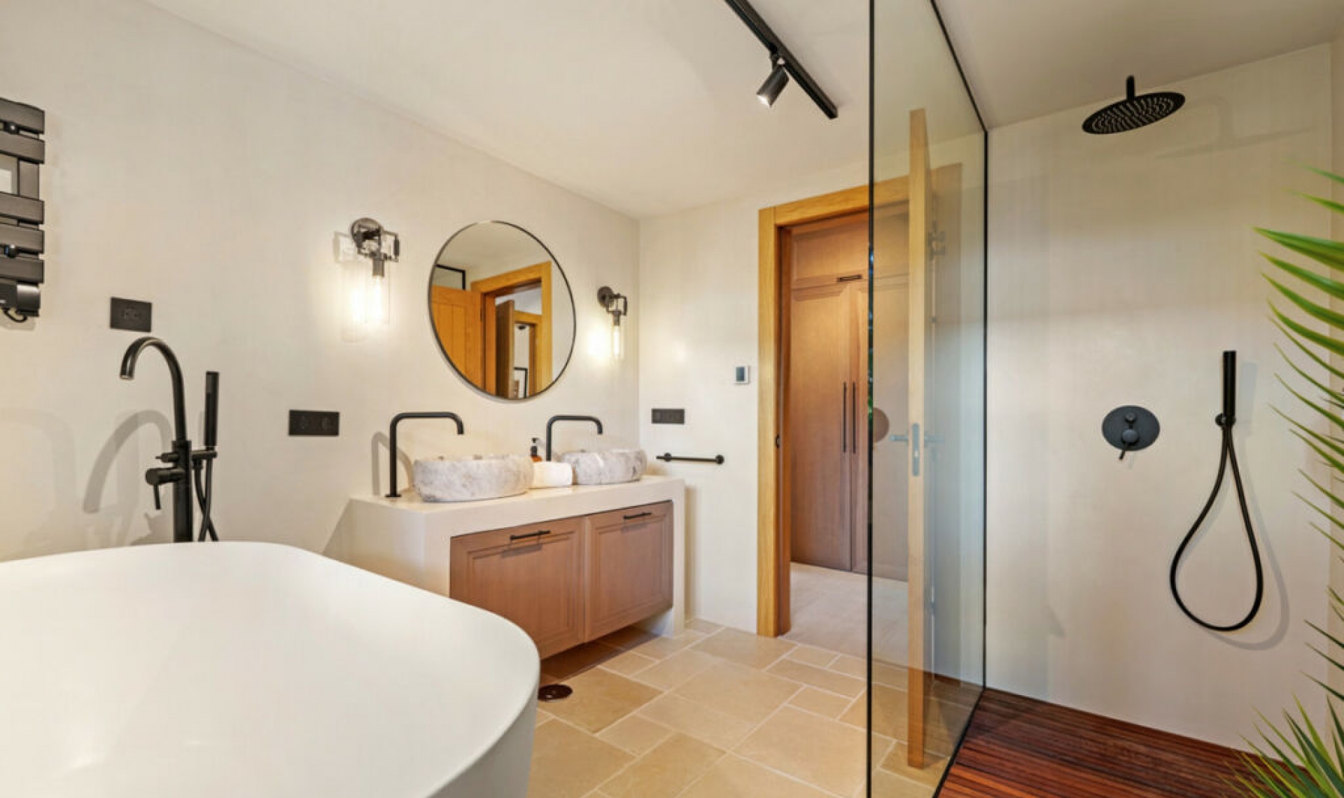 Resale - House -
Nueva Andalucía