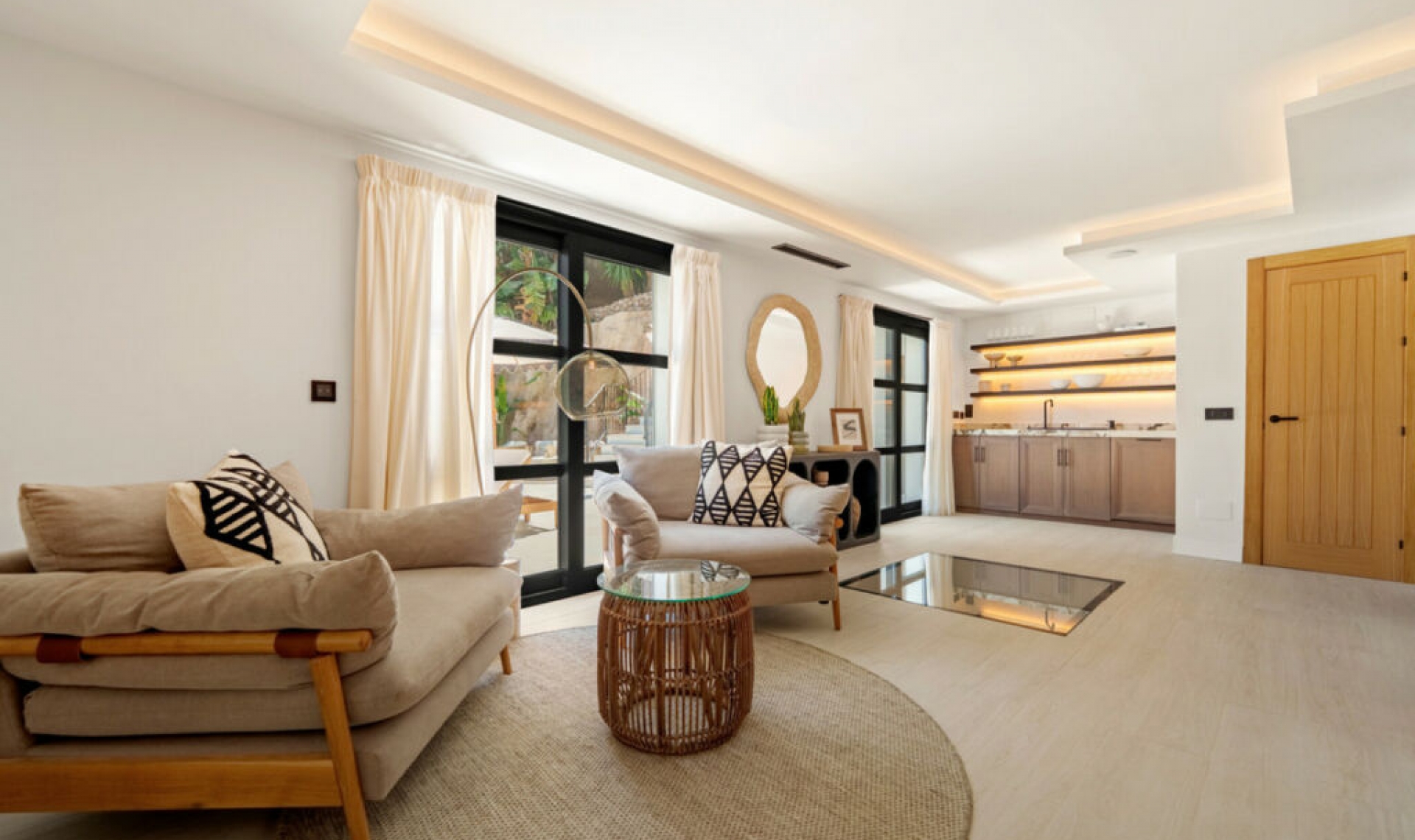 Resale - House -
Nueva Andalucía