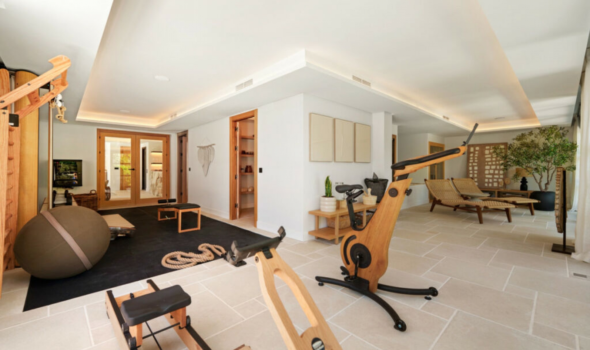 Resale - House -
Nueva Andalucía