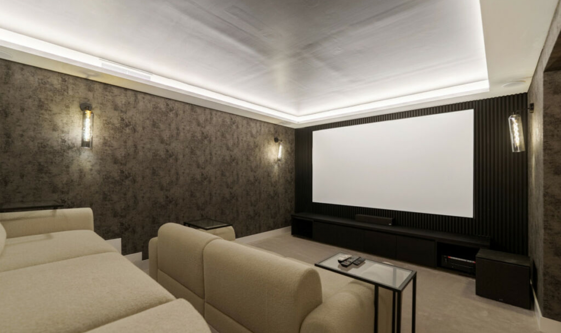 Resale - House -
Nueva Andalucía