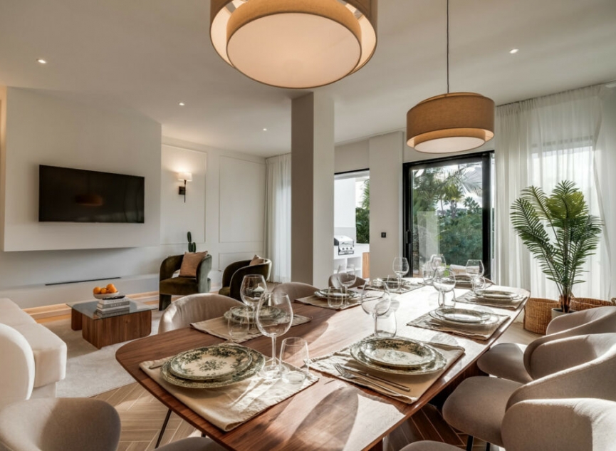 Resale - House -
Nueva Andalucía