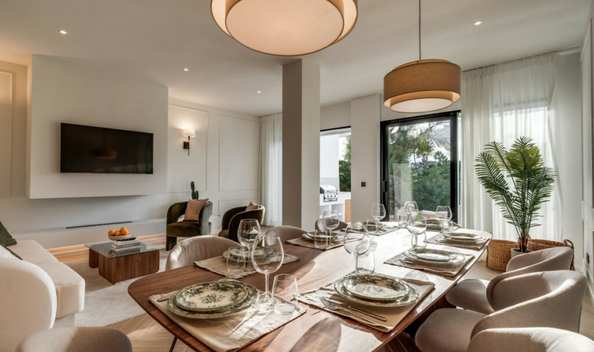 Resale - House -
Nueva Andalucía