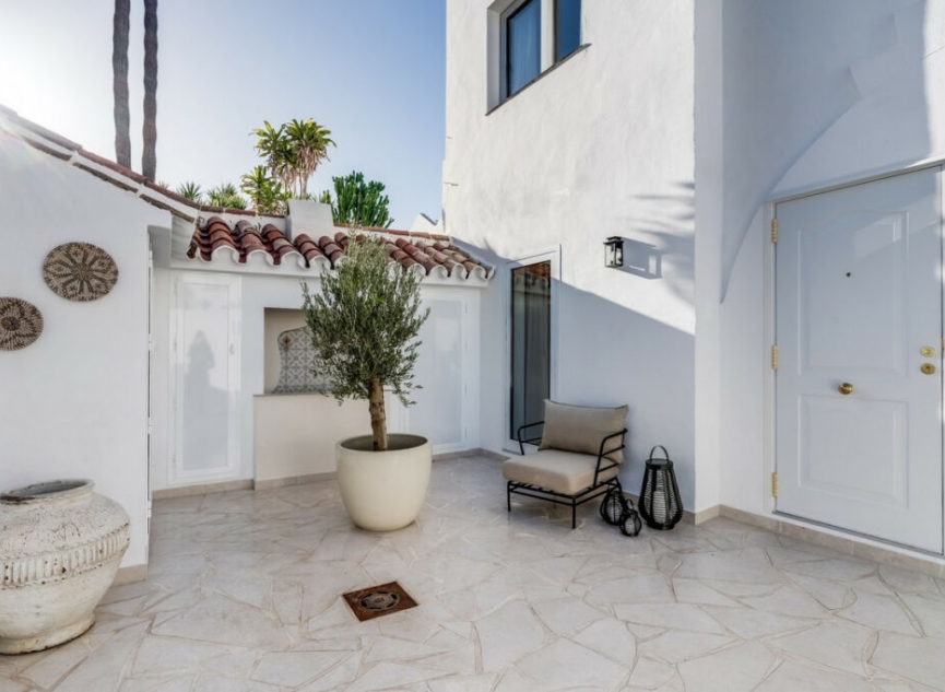 Resale - House -
Nueva Andalucía