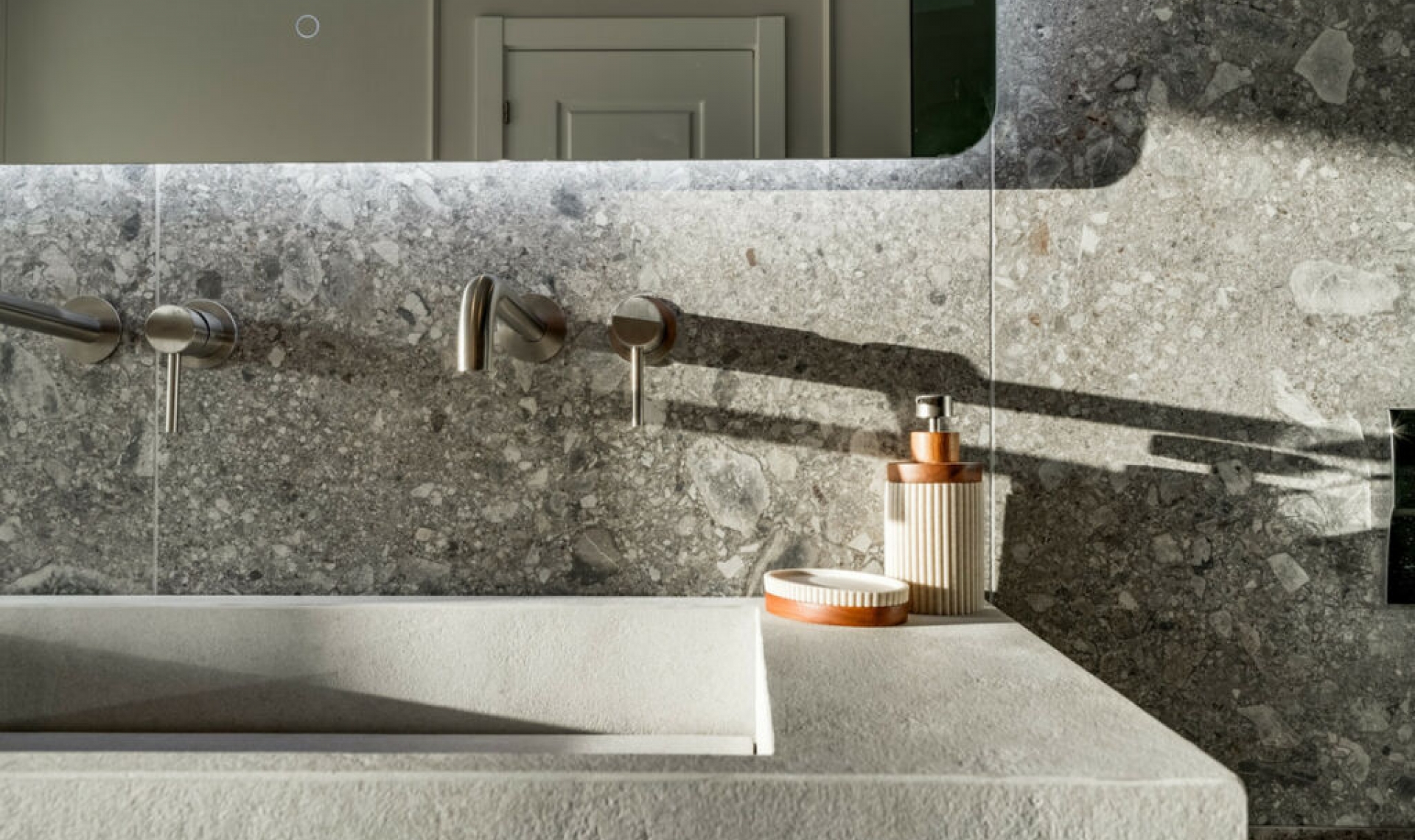 Resale - House -
Nueva Andalucía