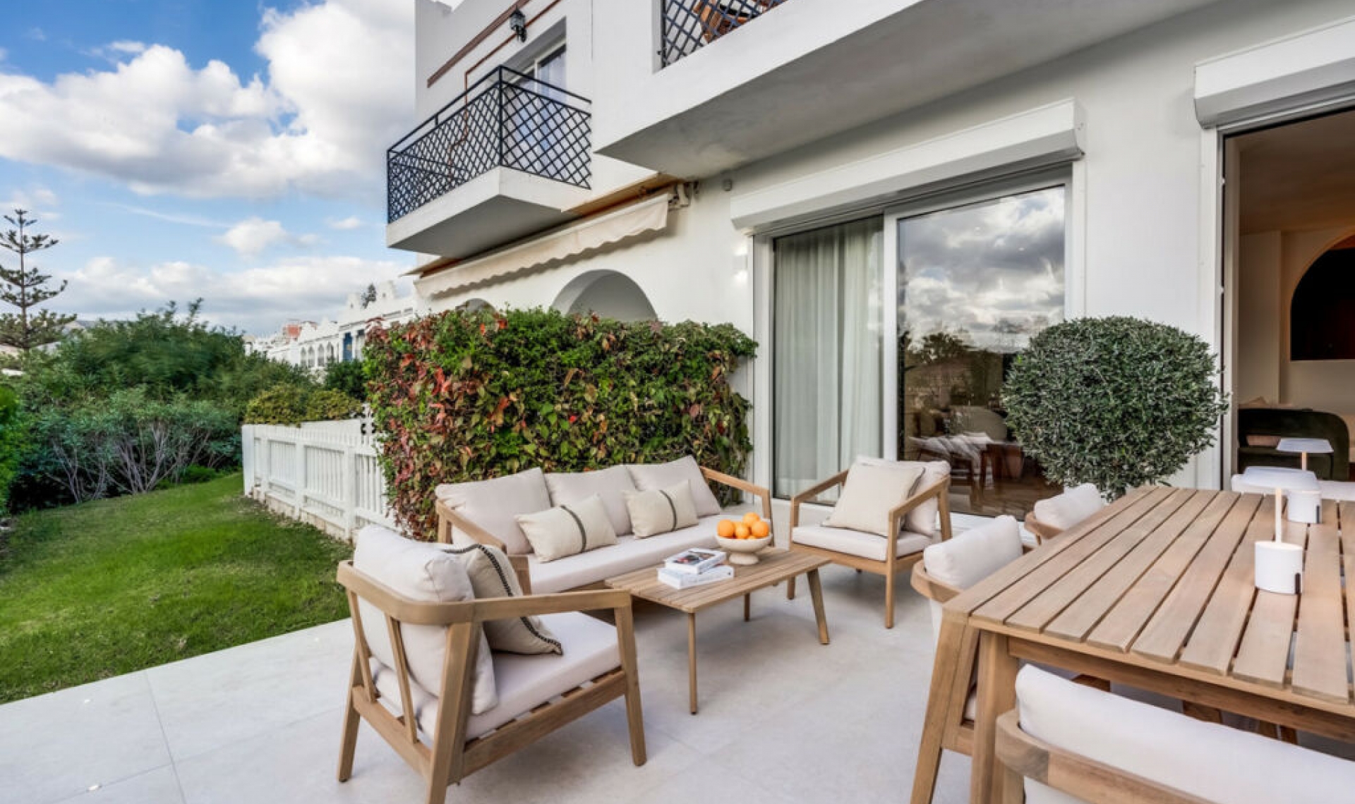 Resale - House -
Nueva Andalucía