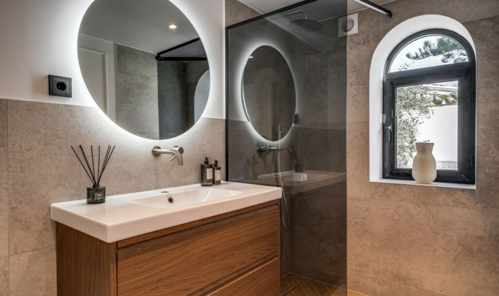 Resale - House -
Nueva Andalucía