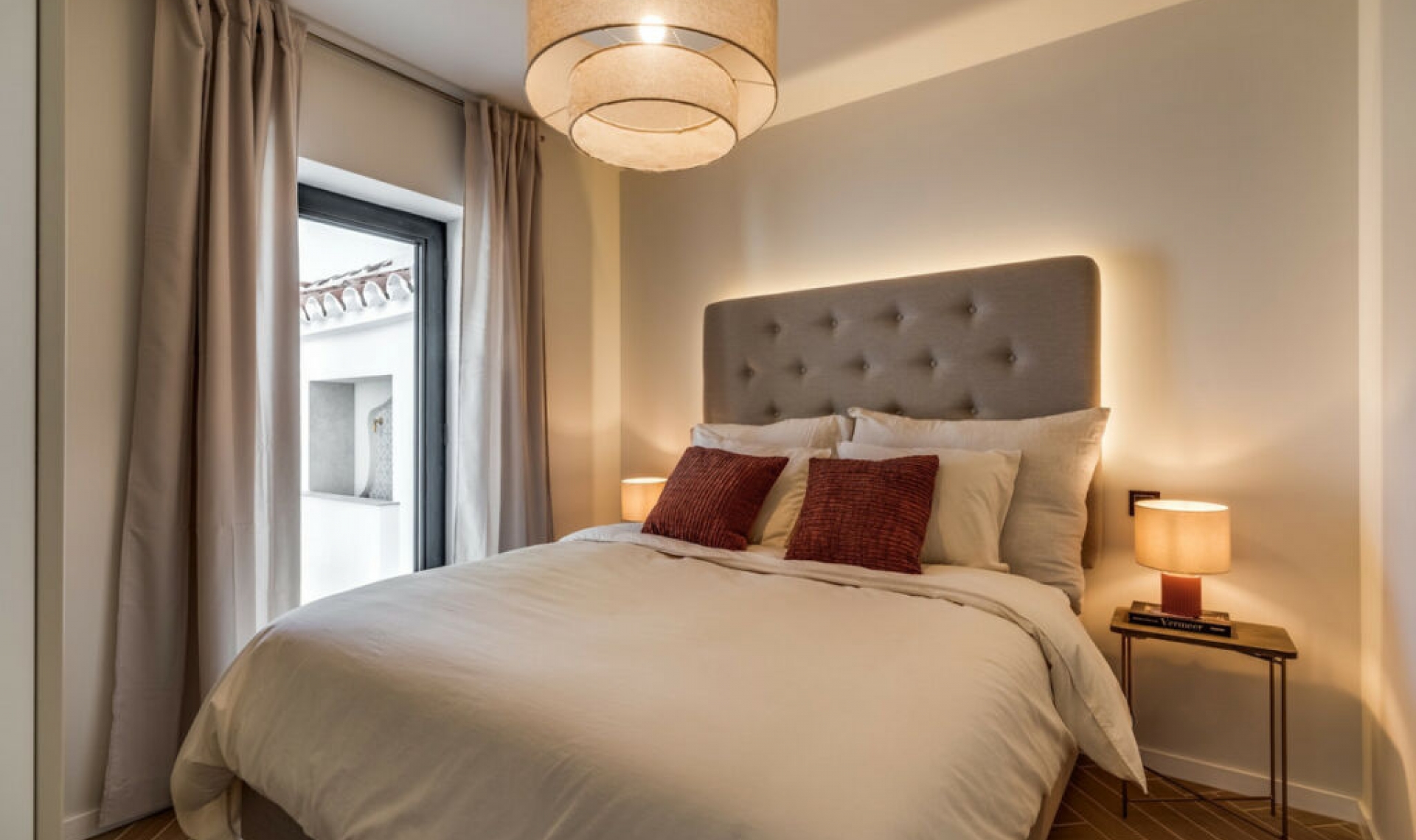 Resale - House -
Nueva Andalucía