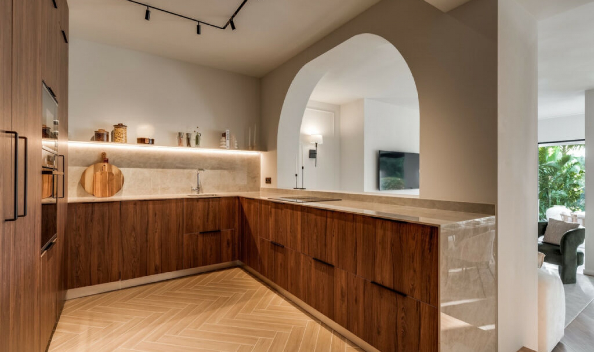 Resale - House -
Nueva Andalucía