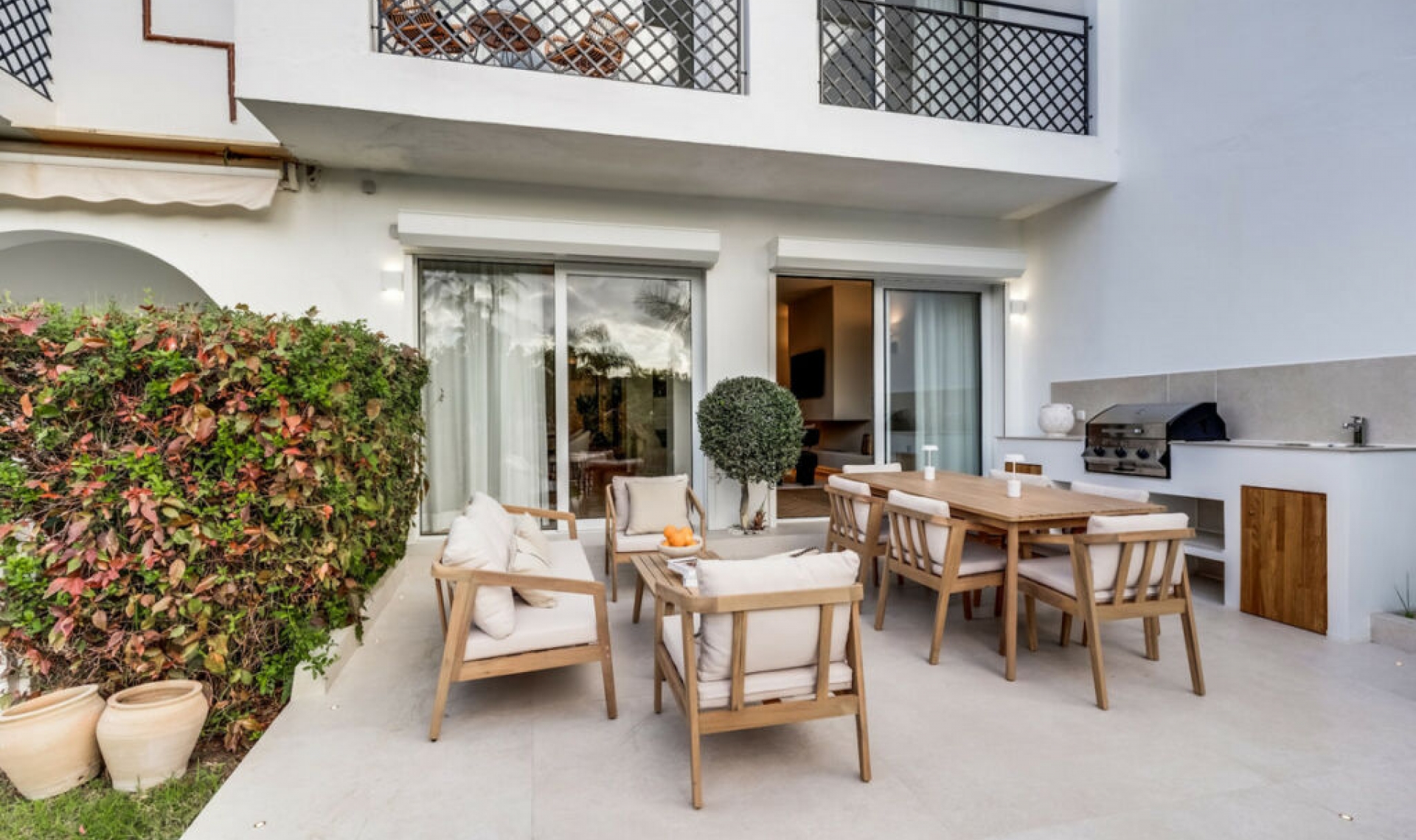 Resale - House -
Nueva Andalucía