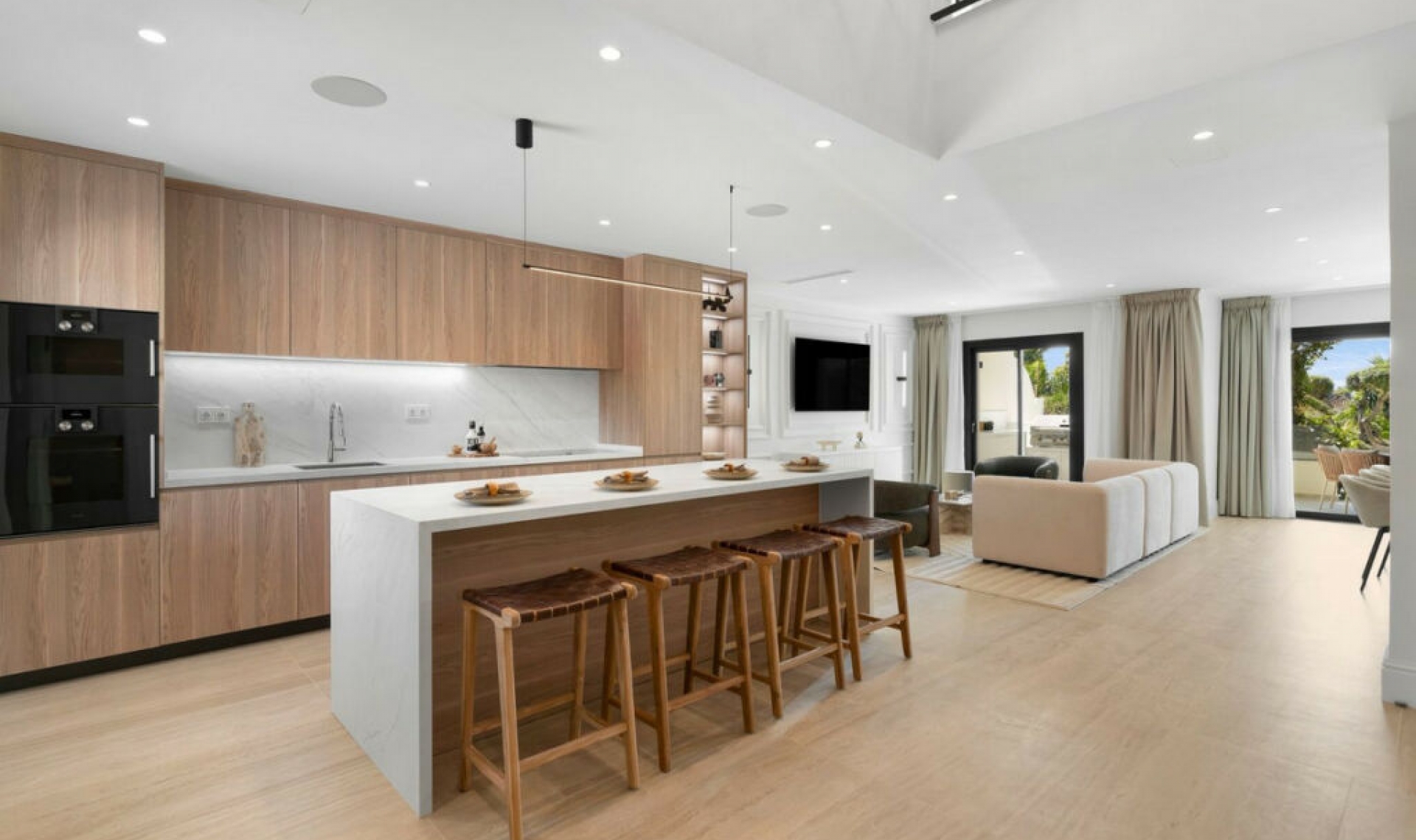 Resale - House -
Nueva Andalucía