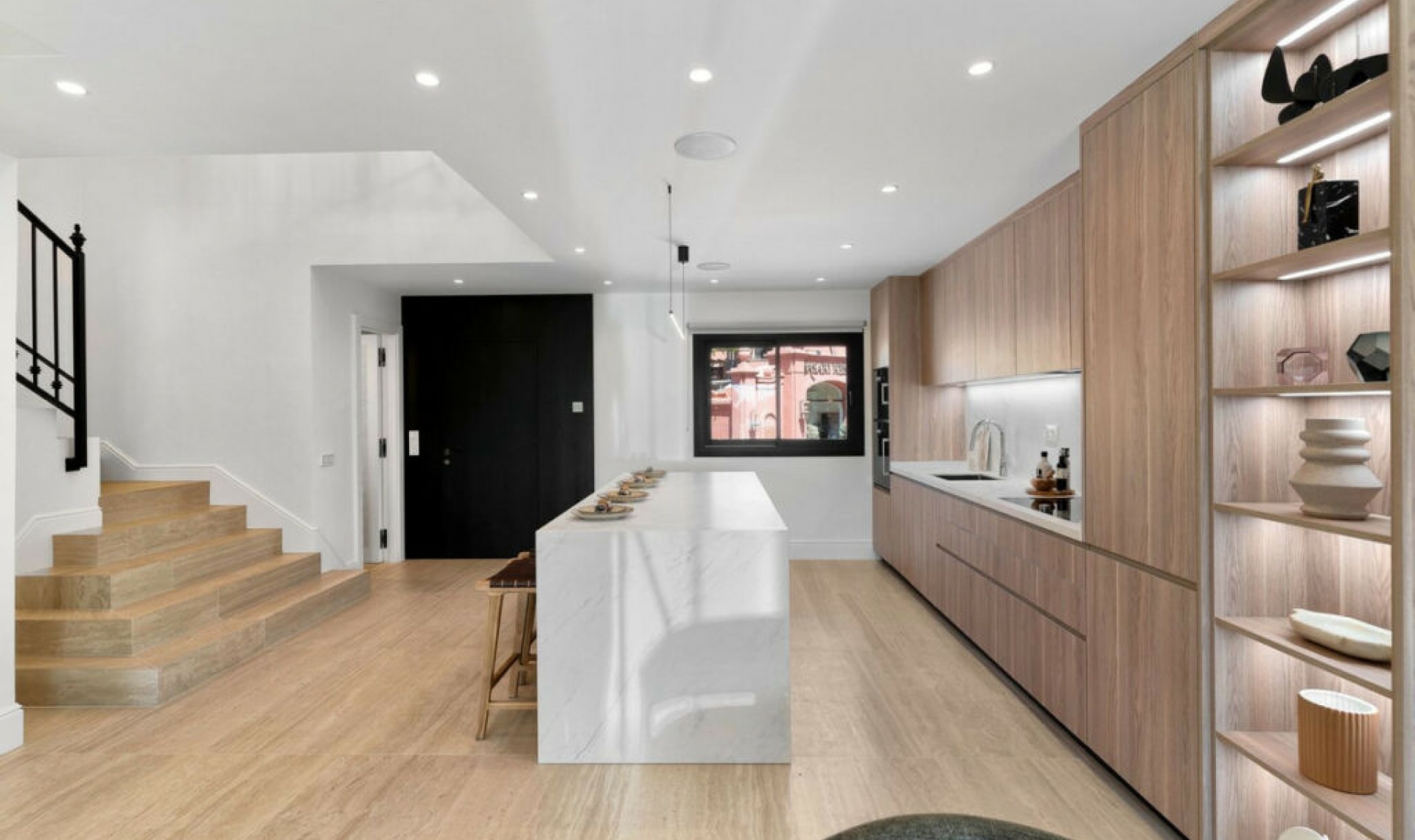 Resale - House -
Nueva Andalucía