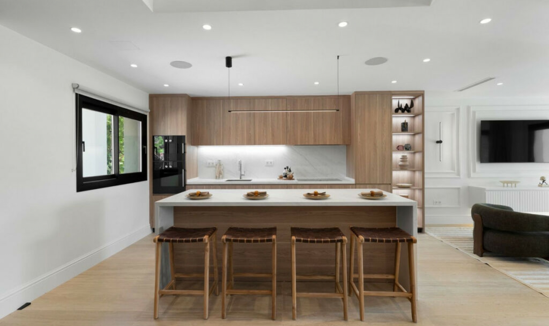 Resale - House -
Nueva Andalucía