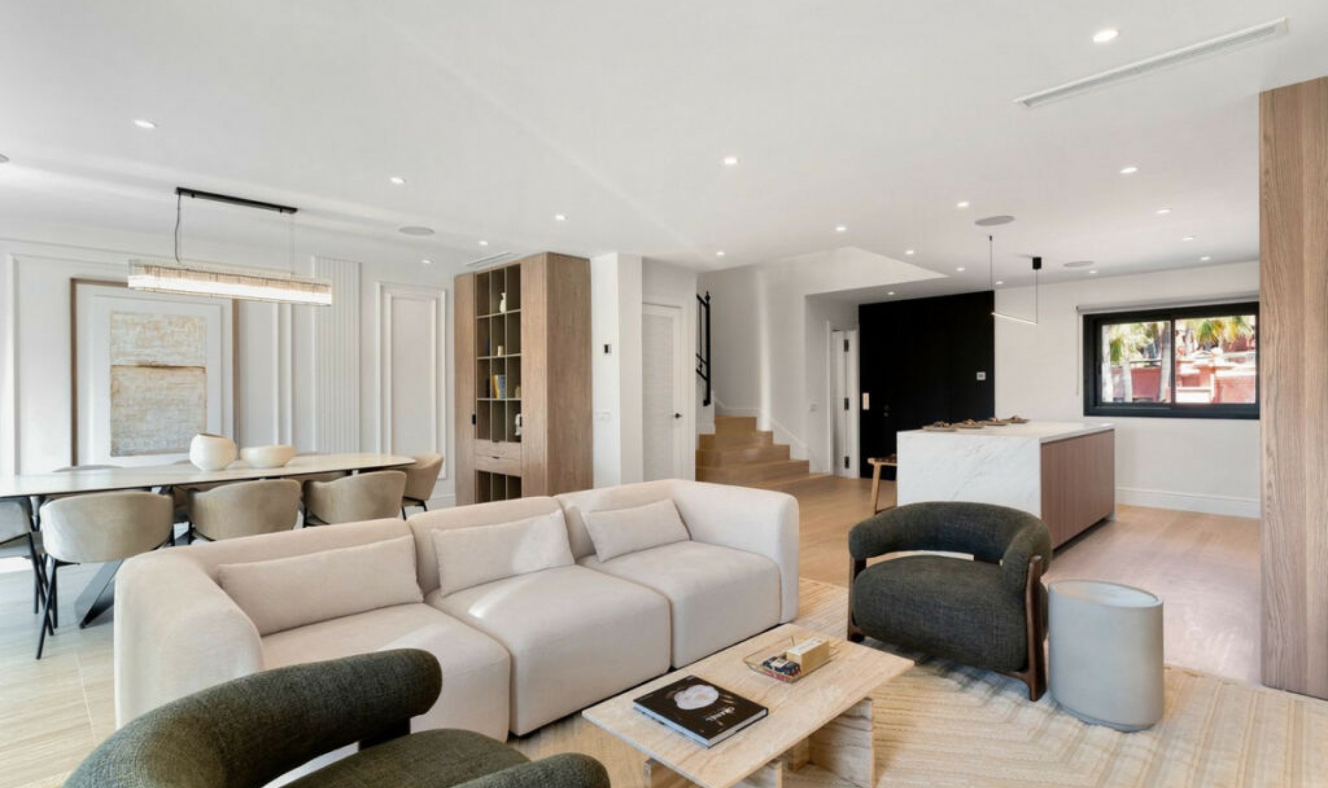 Resale - House -
Nueva Andalucía