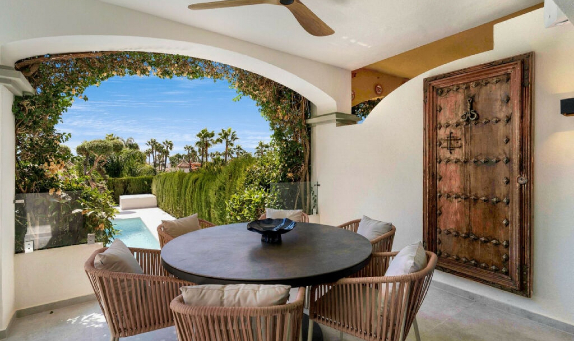 Resale - House -
Nueva Andalucía