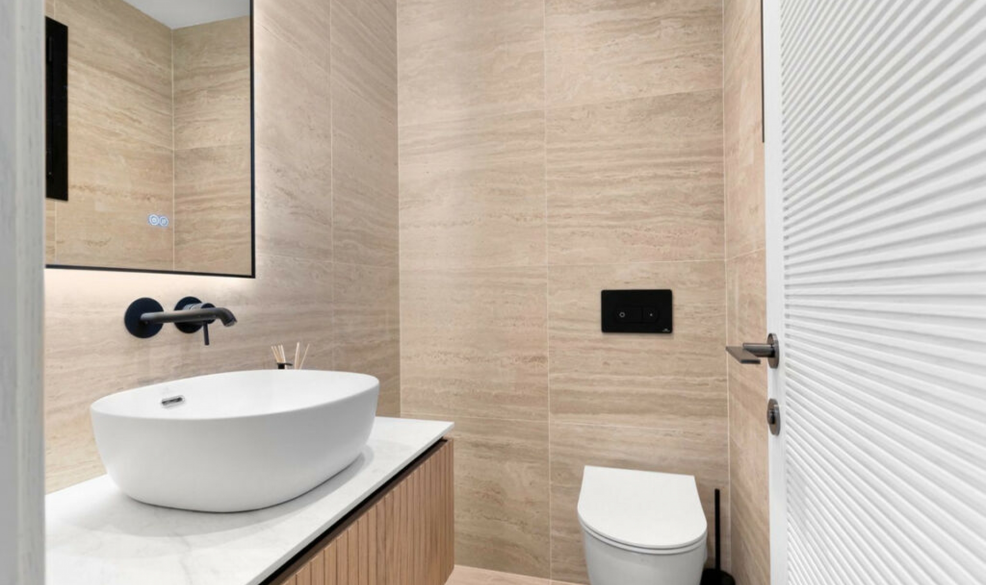 Resale - House -
Nueva Andalucía