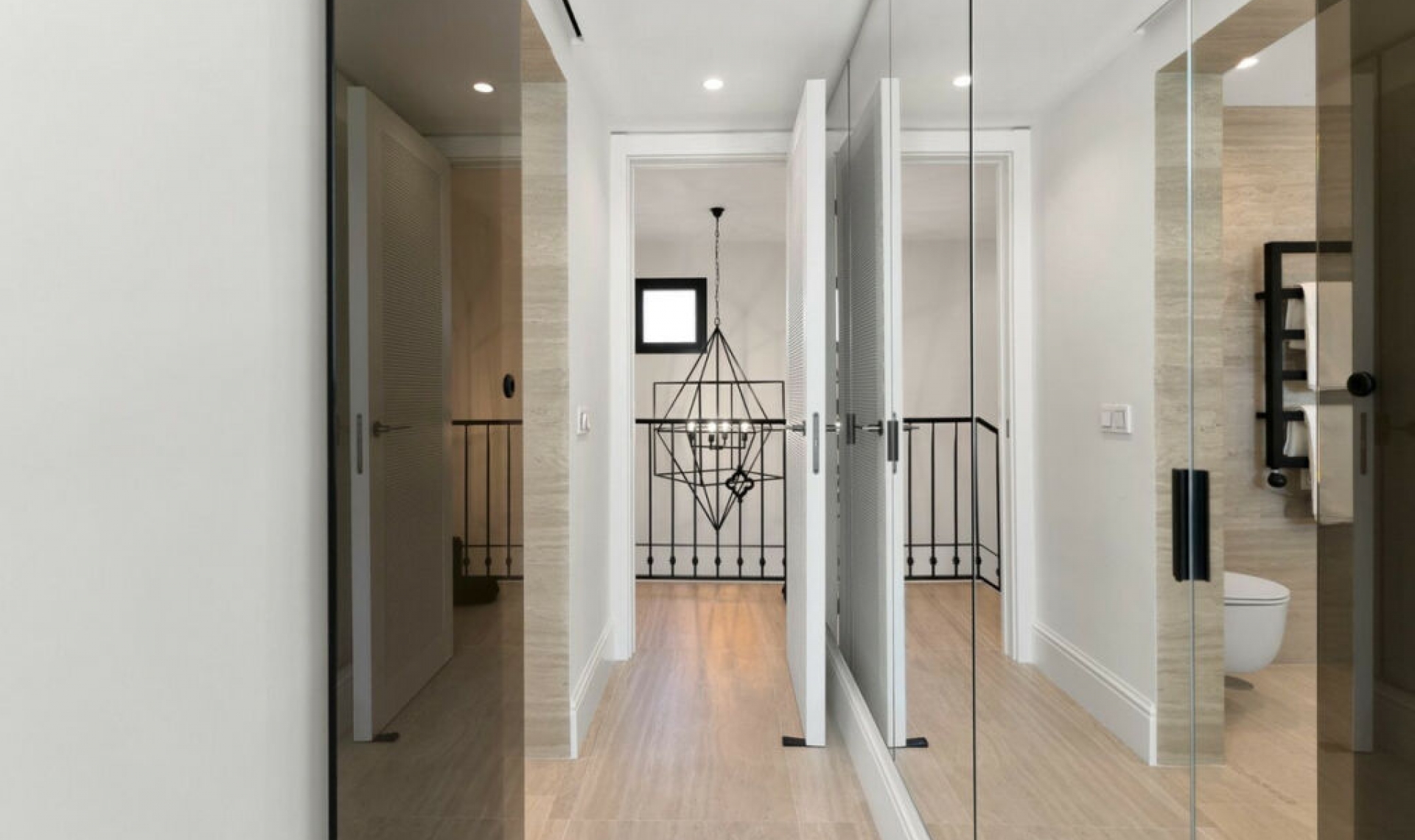 Resale - House -
Nueva Andalucía