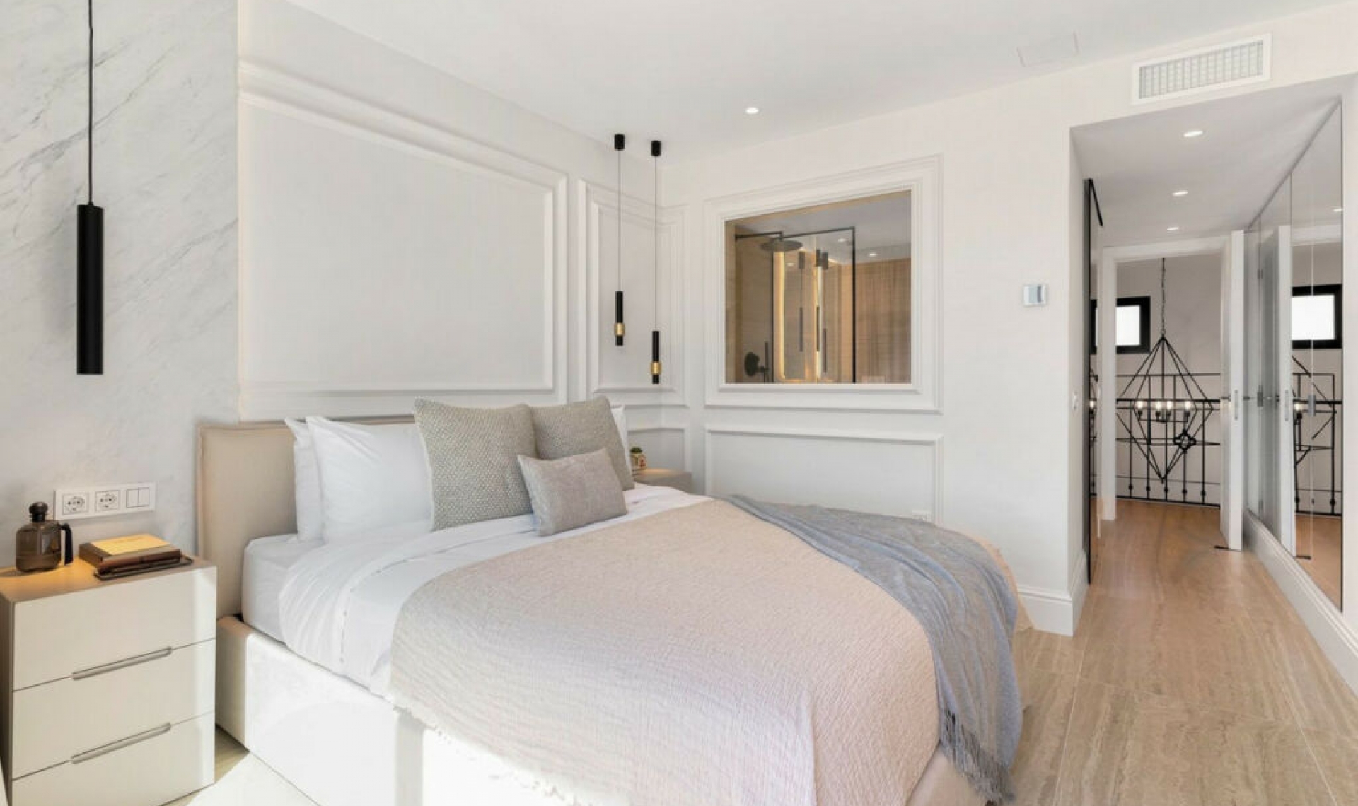 Resale - House -
Nueva Andalucía