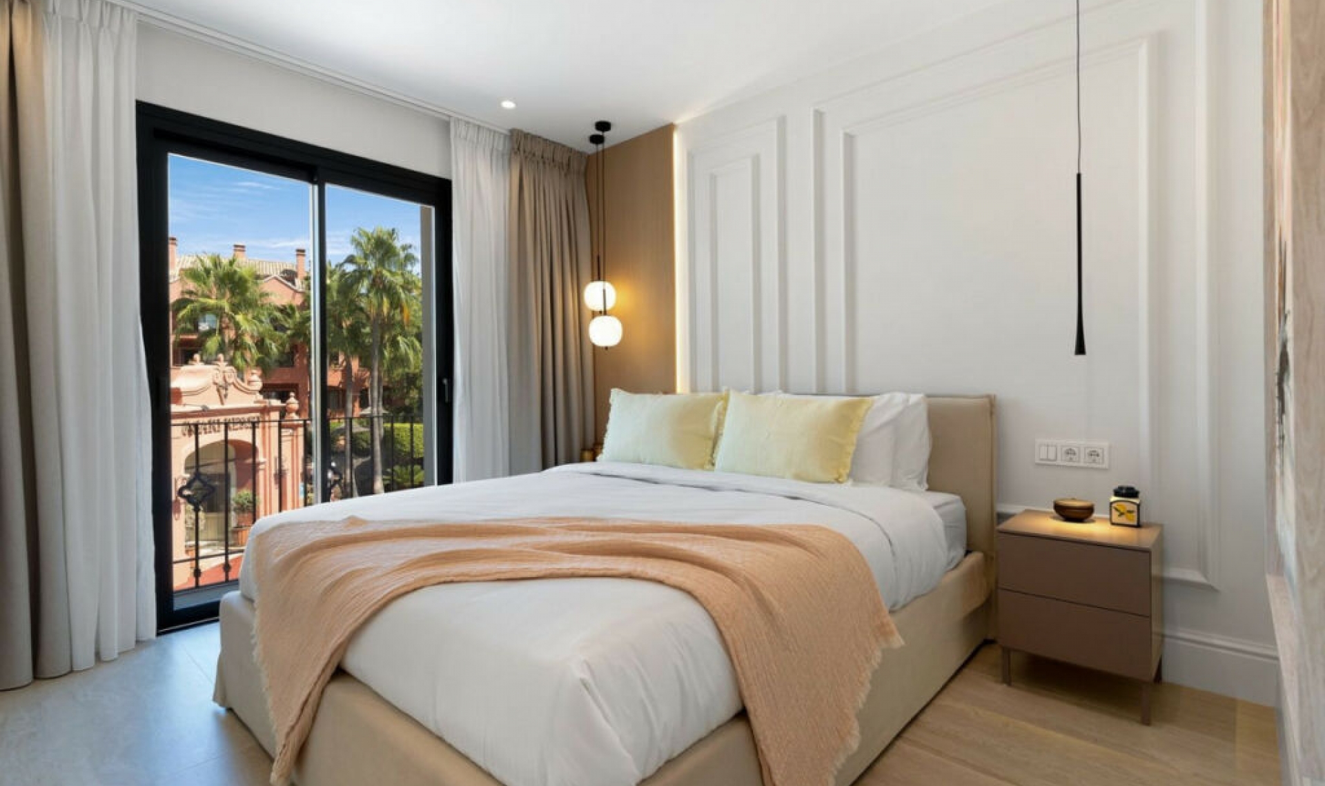 Resale - House -
Nueva Andalucía