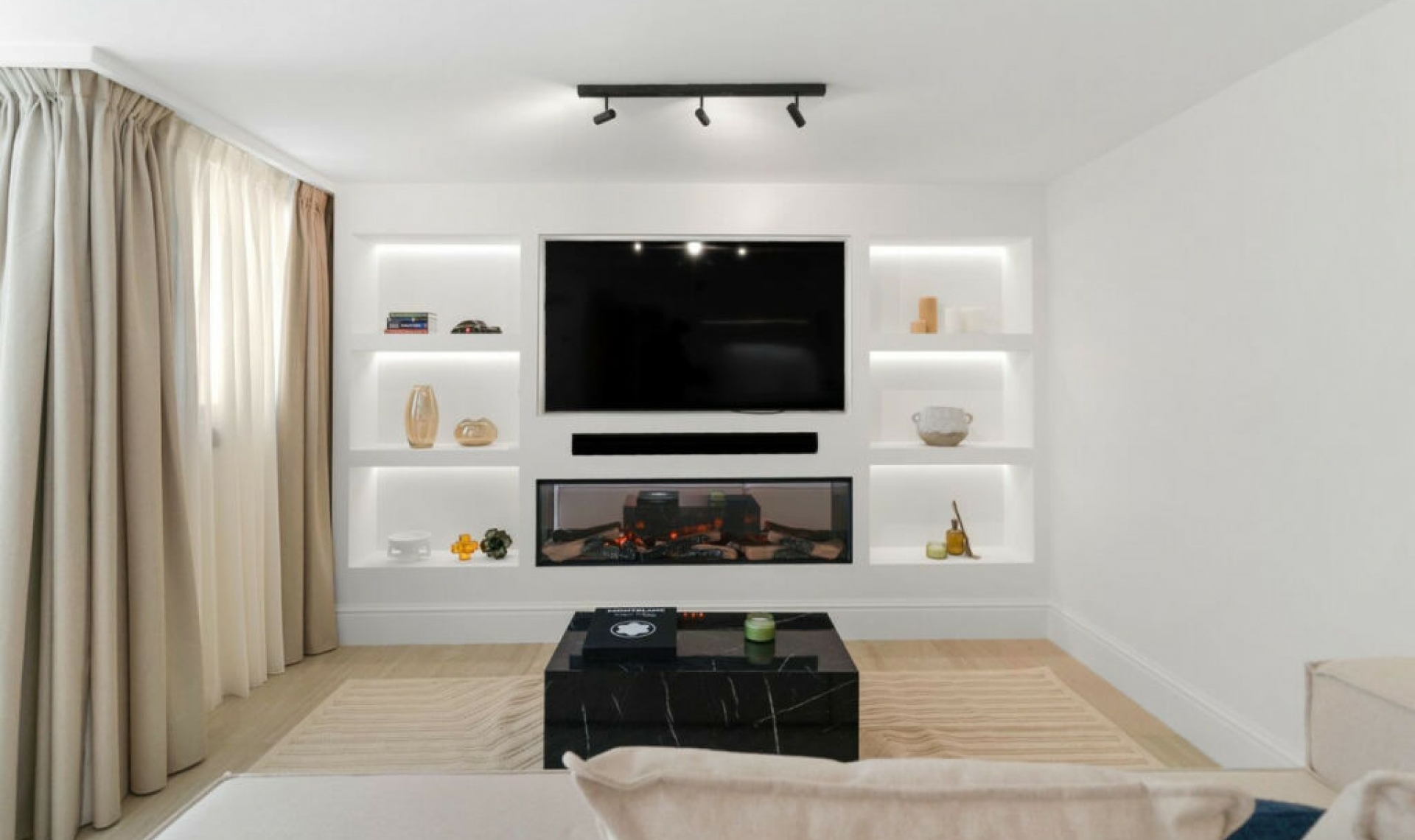 Resale - House -
Nueva Andalucía