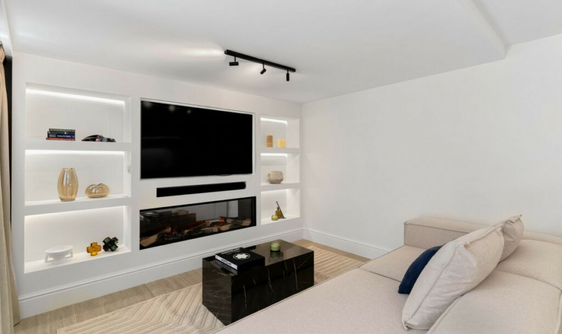 Resale - House -
Nueva Andalucía