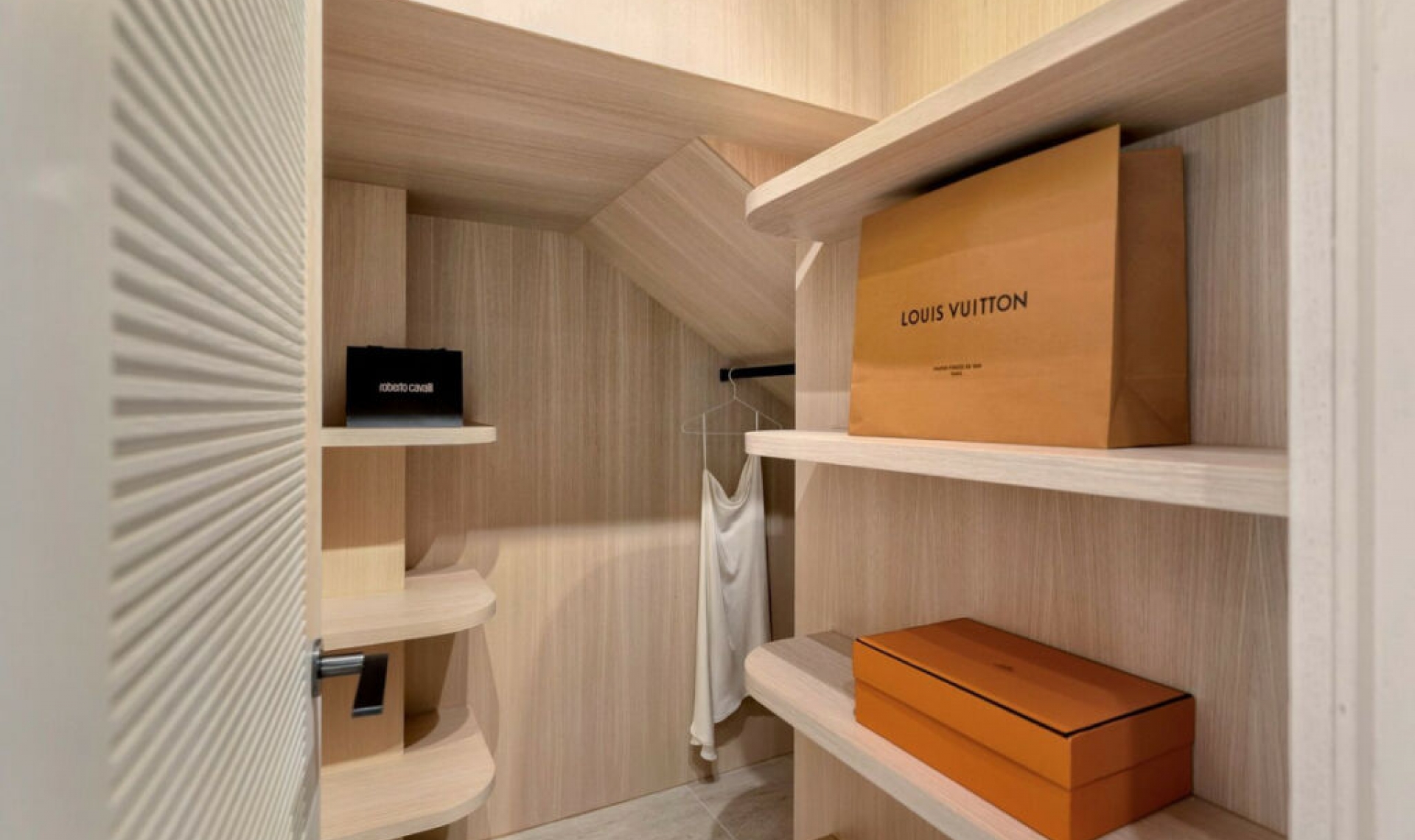 Resale - House -
Nueva Andalucía