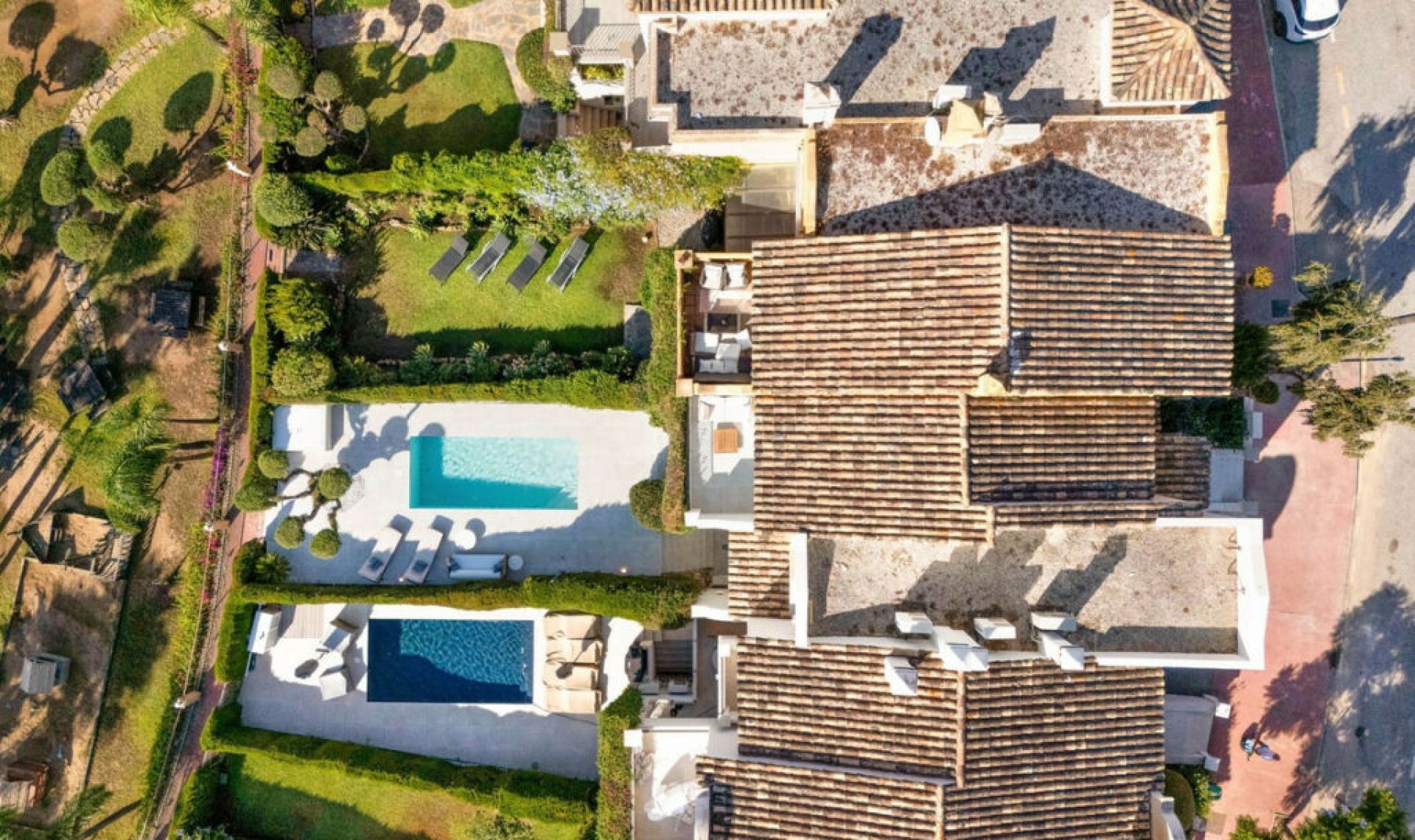 Resale - House -
Nueva Andalucía