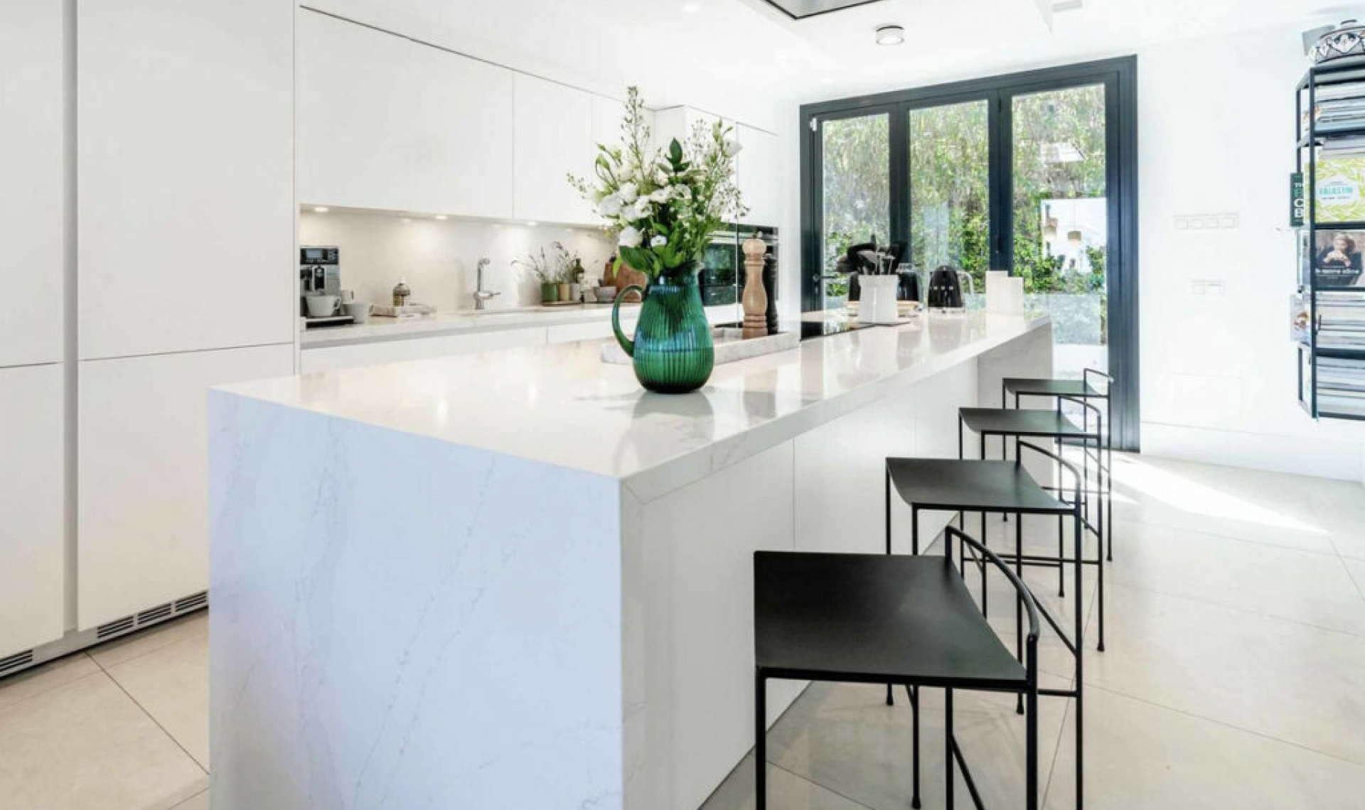 Resale - House -
Nueva Andalucía