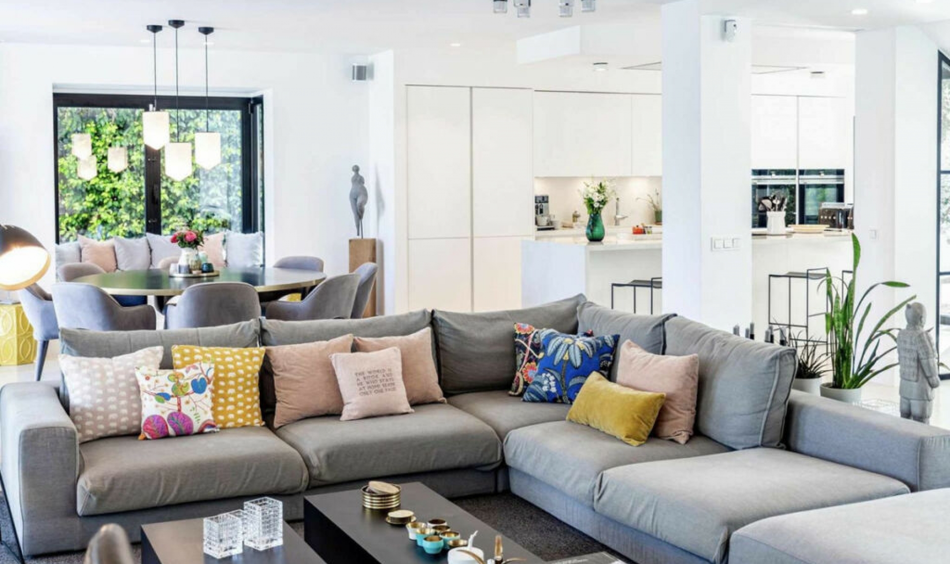 Resale - House -
Nueva Andalucía