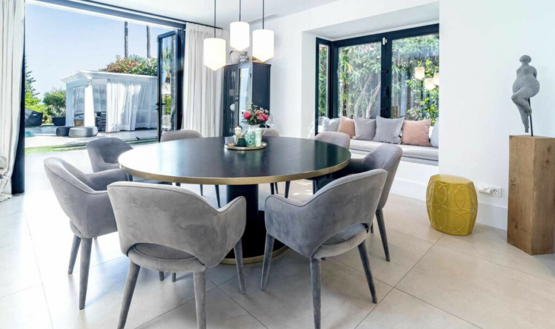 Resale - House -
Nueva Andalucía