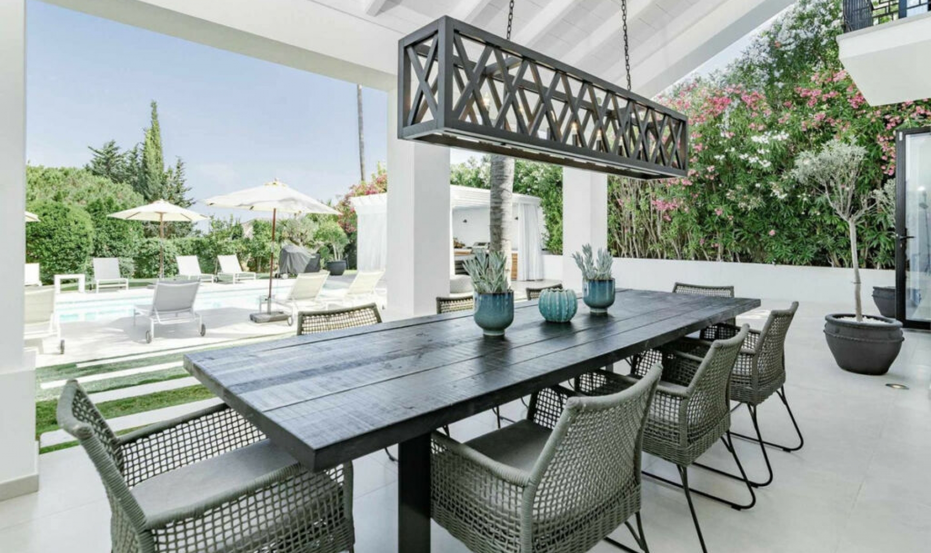 Resale - House -
Nueva Andalucía