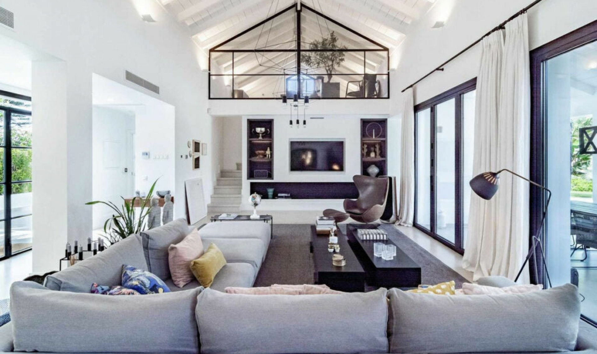 Resale - House -
Nueva Andalucía