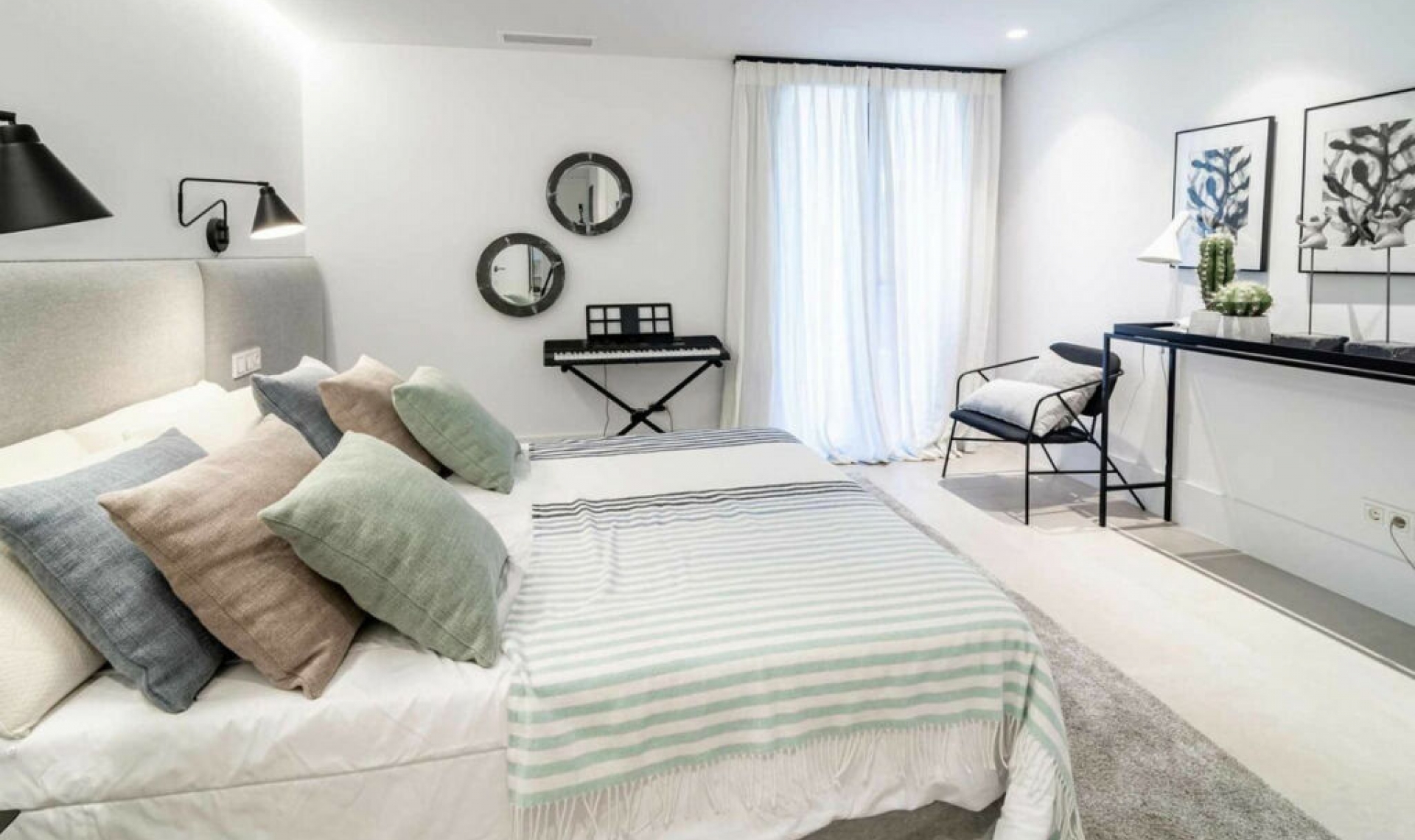 Resale - House -
Nueva Andalucía