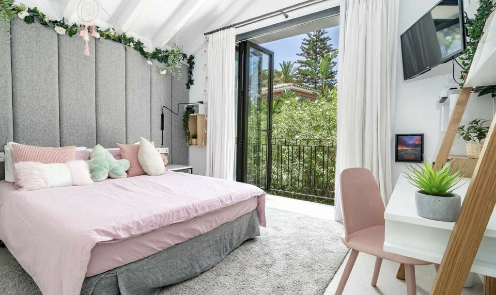 Resale - House -
Nueva Andalucía