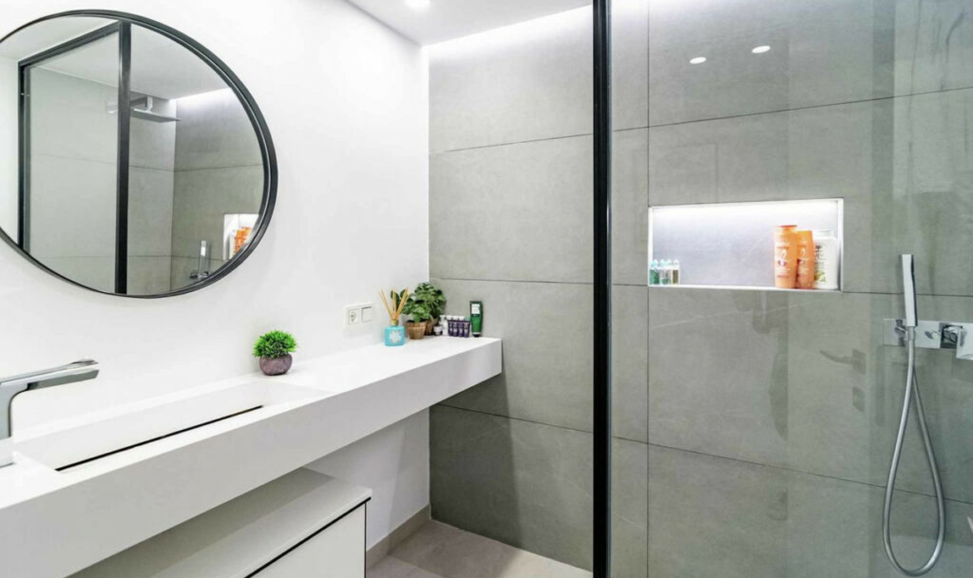 Resale - House -
Nueva Andalucía