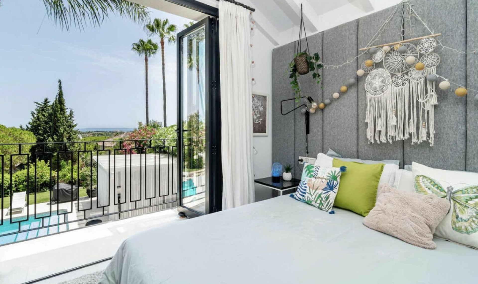 Resale - House -
Nueva Andalucía