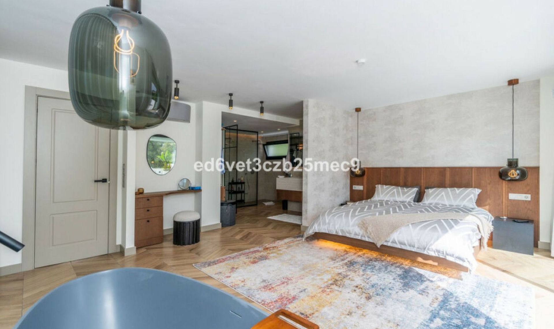 Resale - House -
Nueva Andalucía