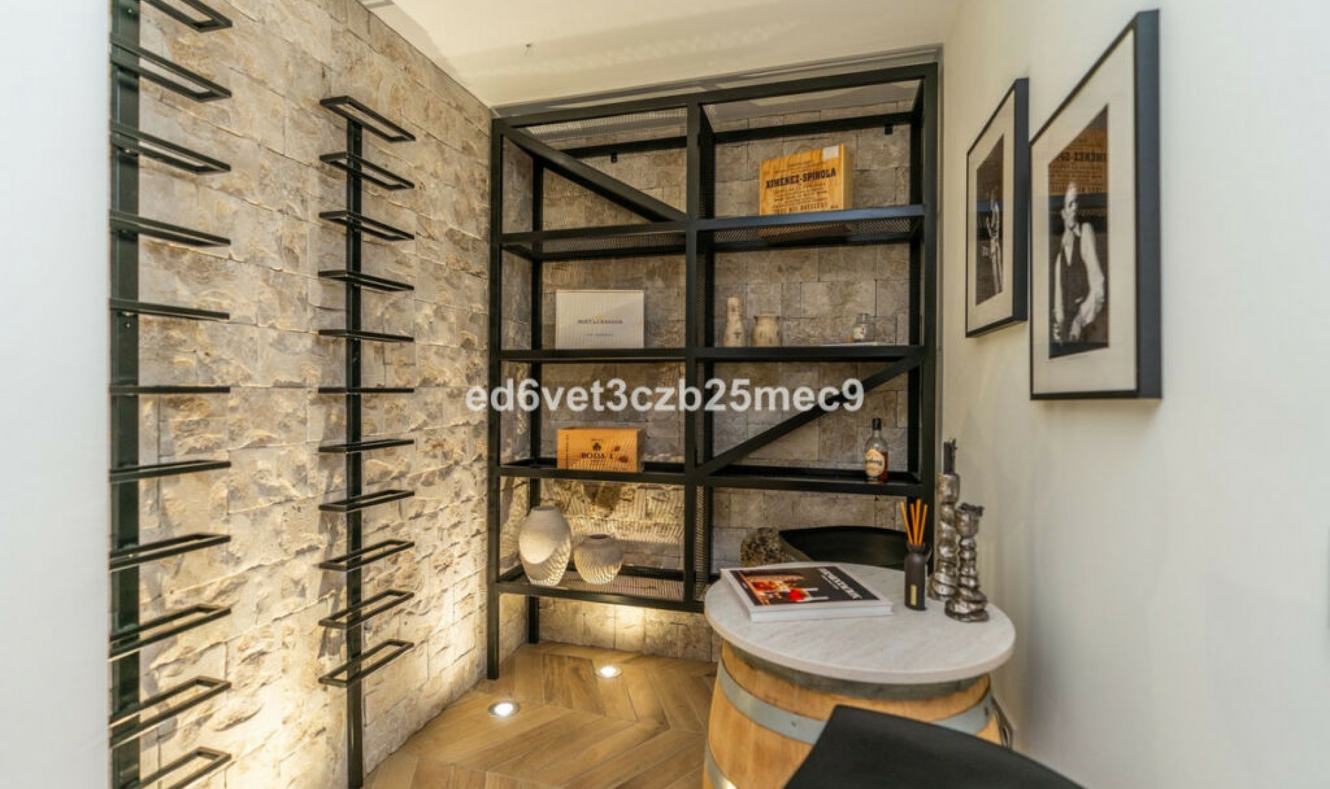 Resale - House -
Nueva Andalucía